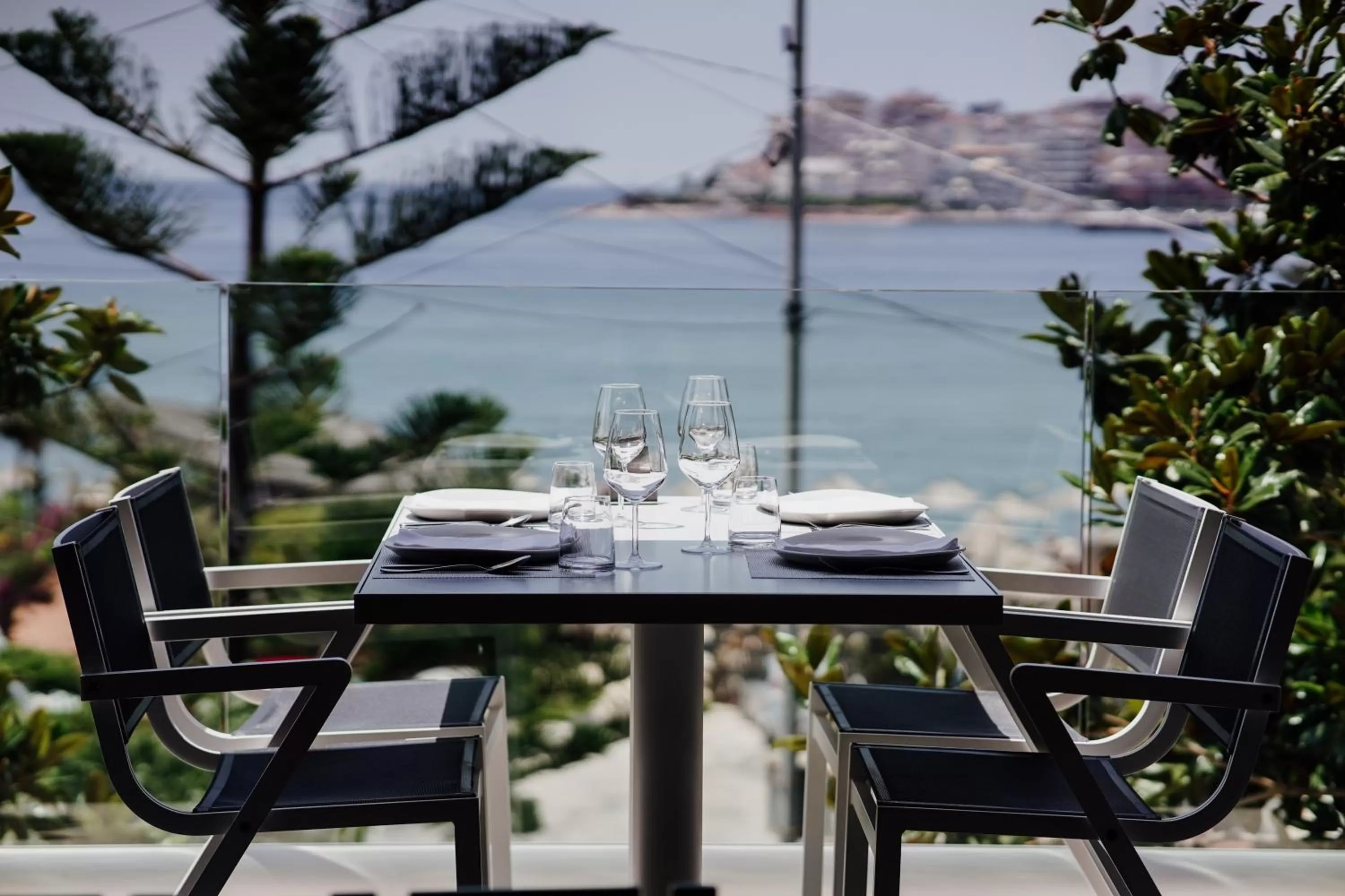 Restaurant/places to eat in Hotel Agimi