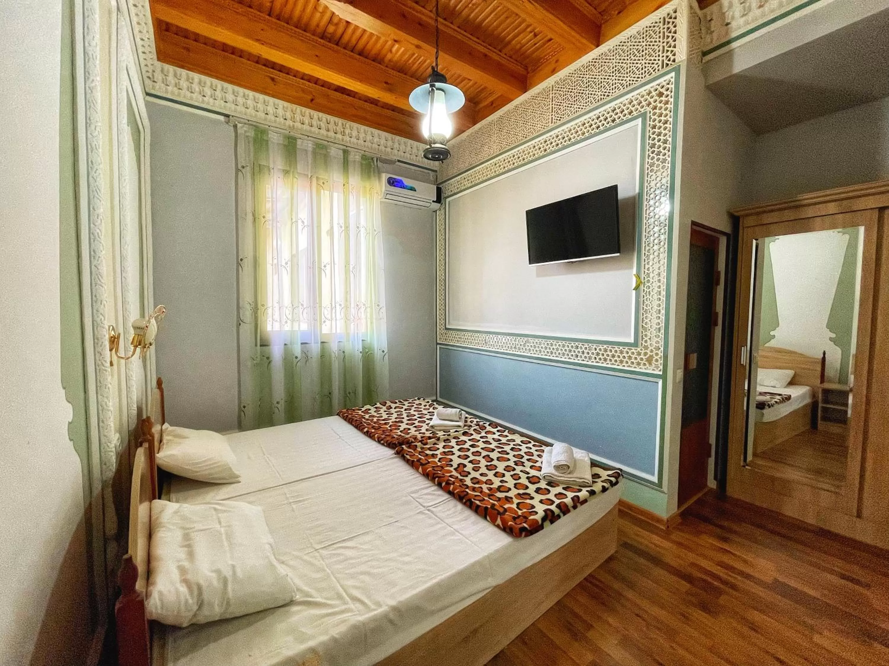 TV and multimedia, Bed in Hotel Nurafshon Boutique