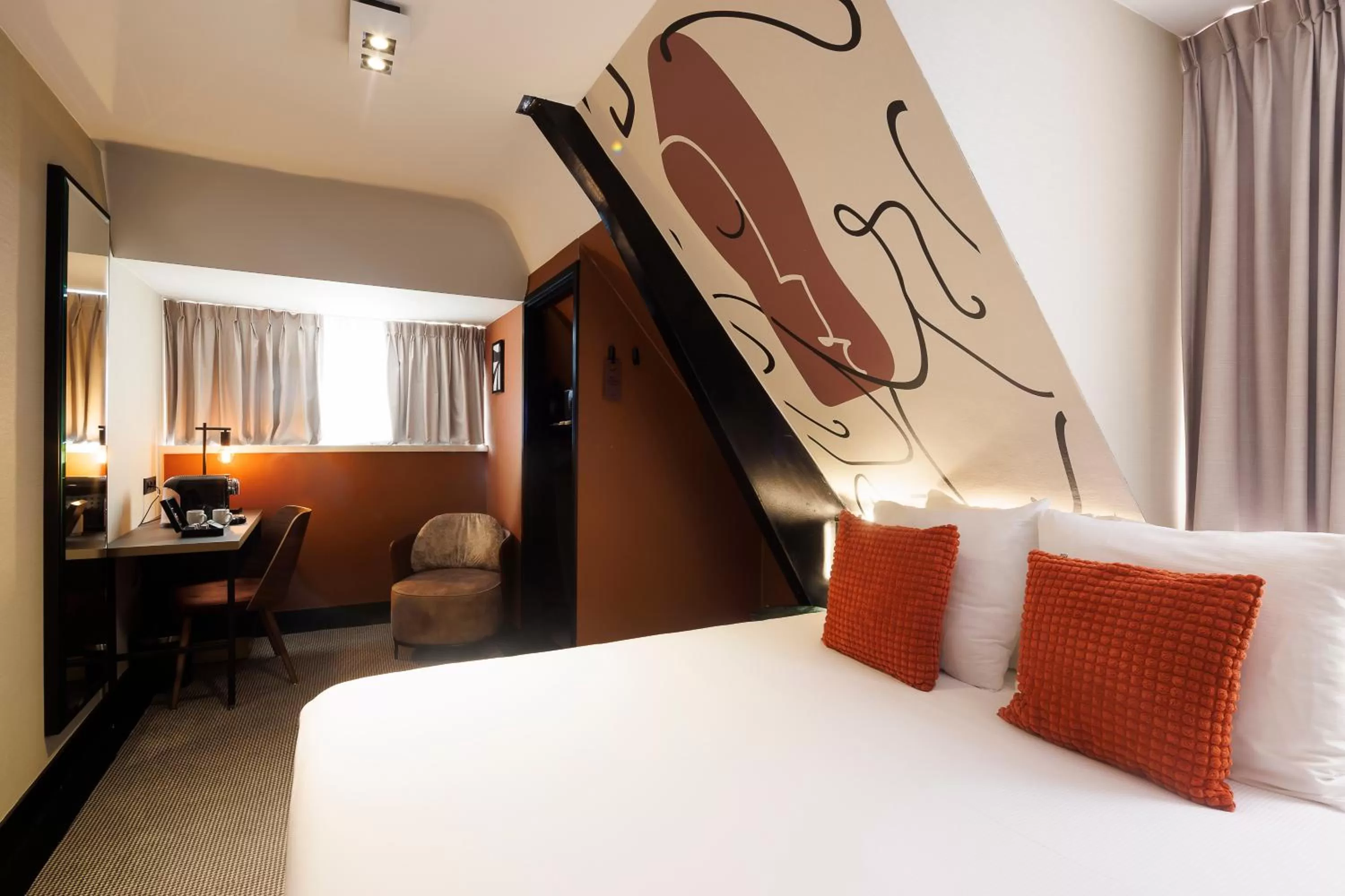 Bed in Huygens Place Amsterdam