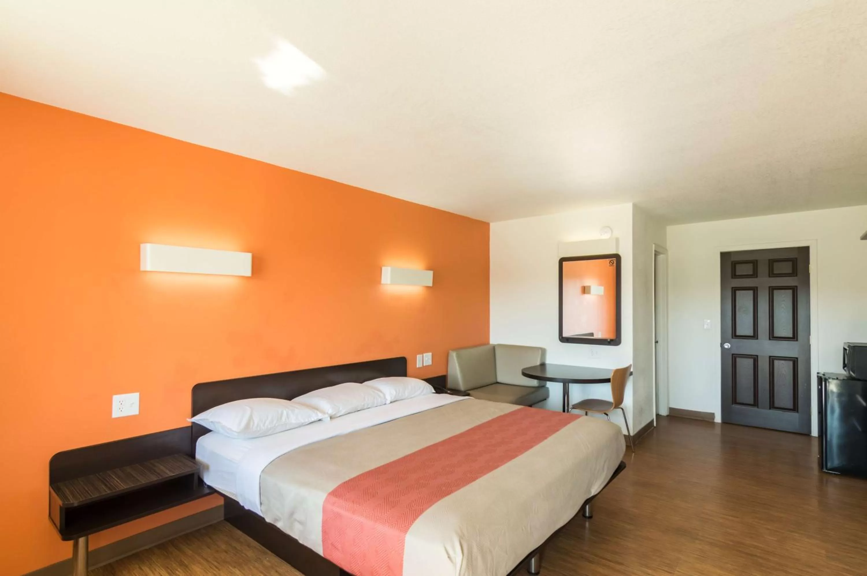 Photo of the whole room, Bed in Motel 6-Wichita Falls, TX - North