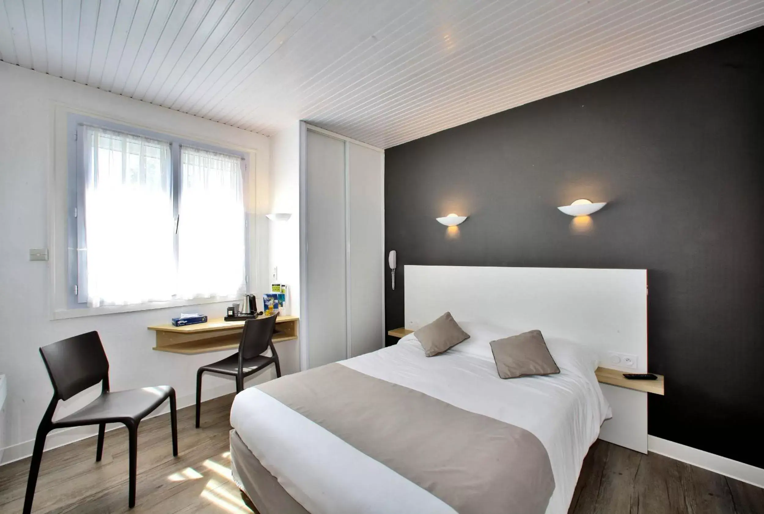 Standard Double Room with Courtyard View in Hotel Les Dunes Standard Double Room with Courtyard View in Hotel Les Dunes