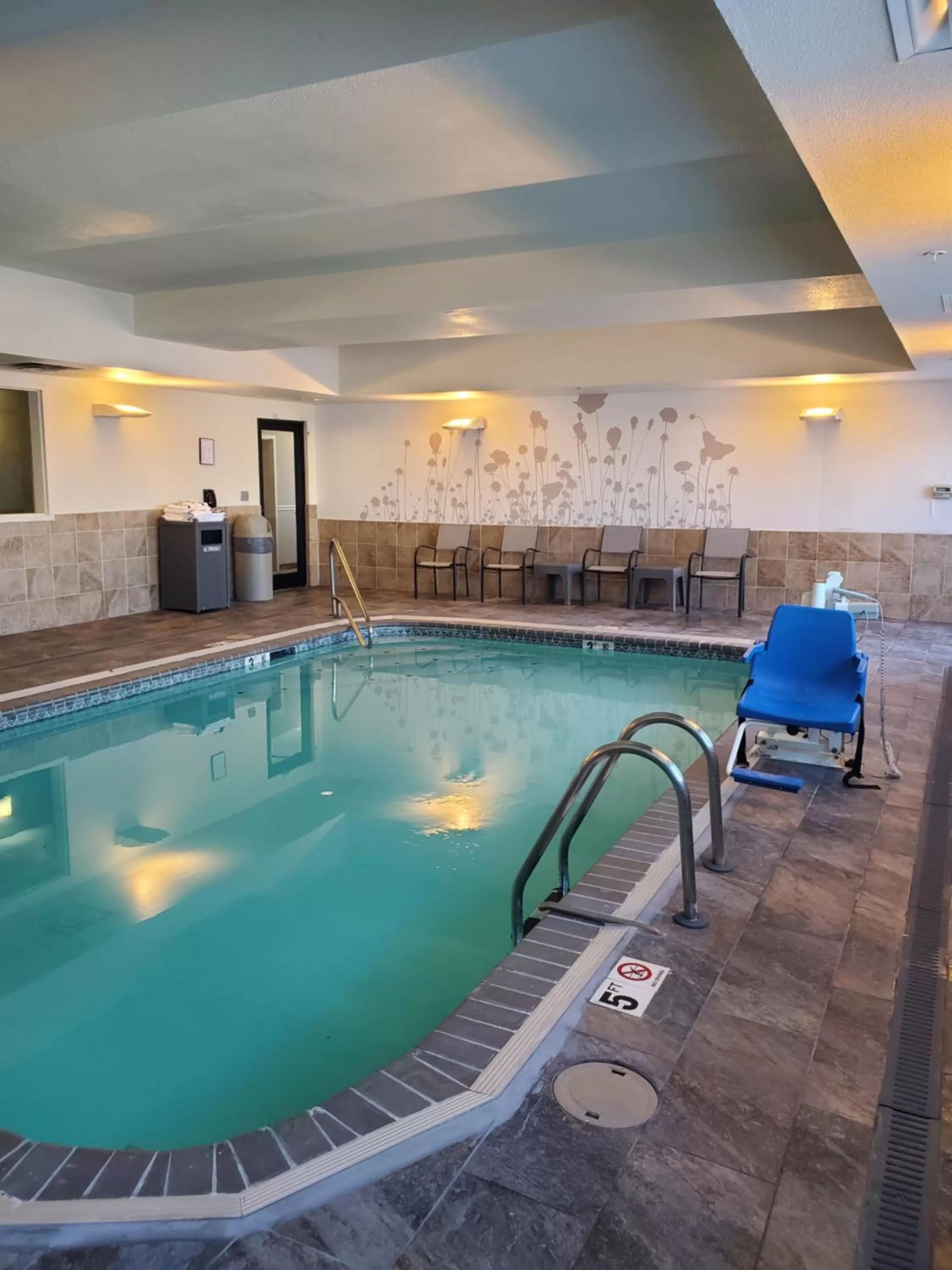 Swimming pool in Sleep Inn & Suites Dyersburg I-155