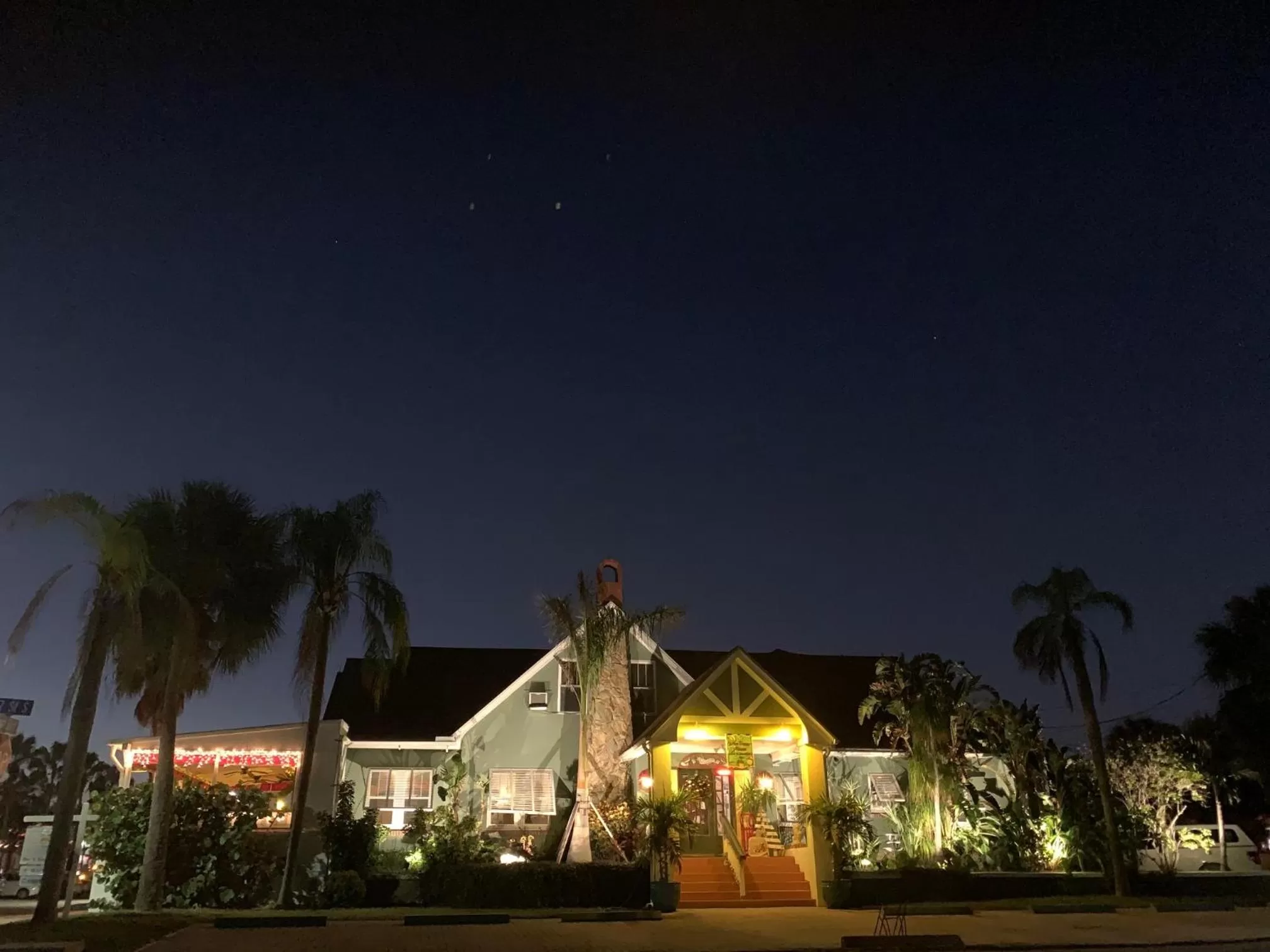 Property building in Sea Breeze Manor Inn