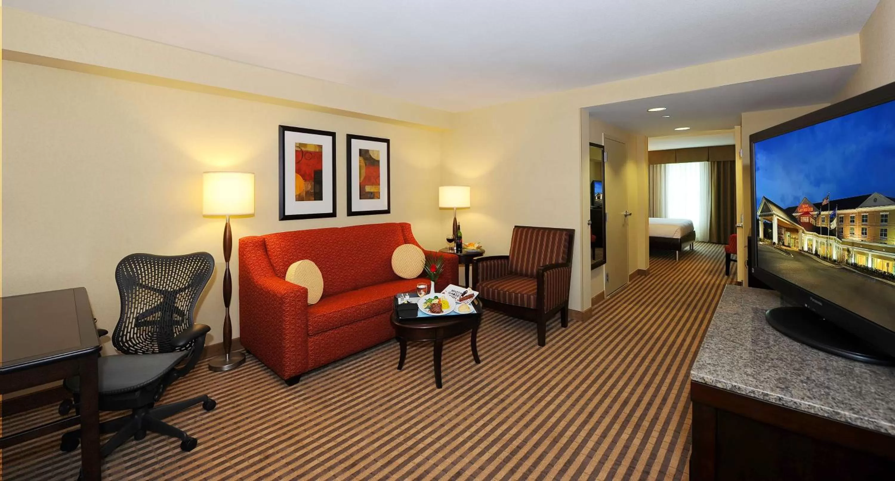 Living room in Hilton Garden Inn Columbia/Northeast