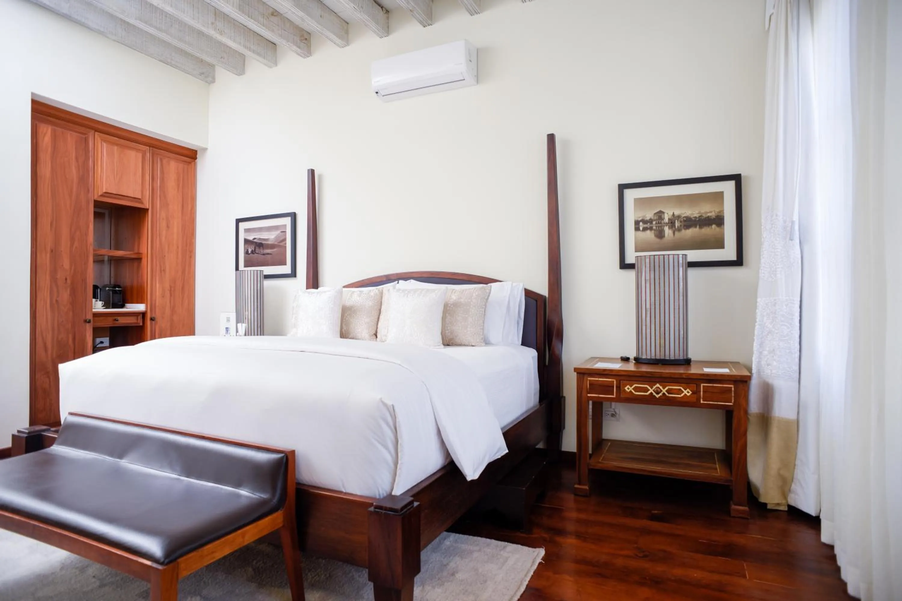 Photo of the whole room, Bed in Hotel Casa Blanca 7