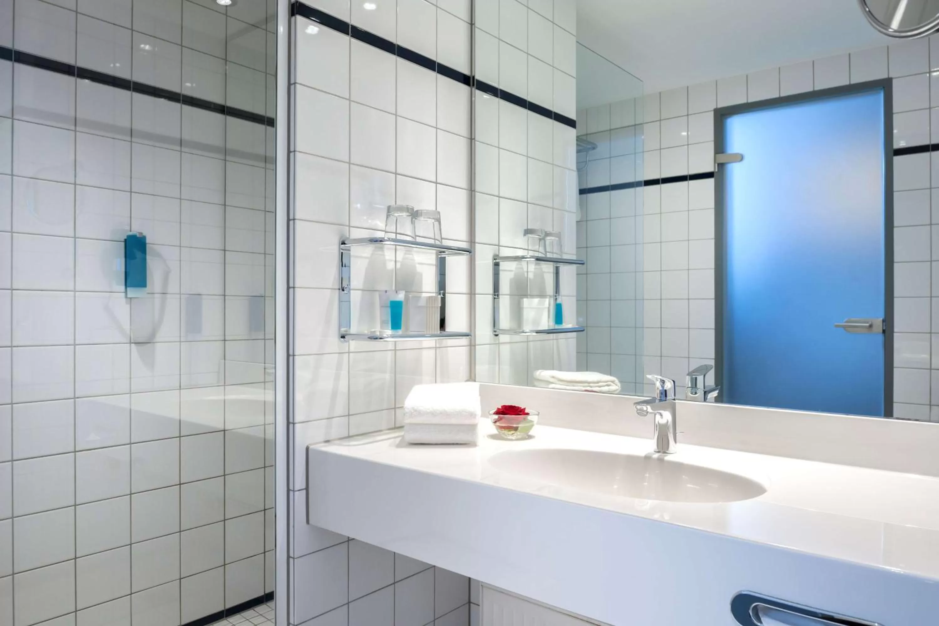 Bathroom in Dorint Kongresshotel Düsseldorf/Neuss