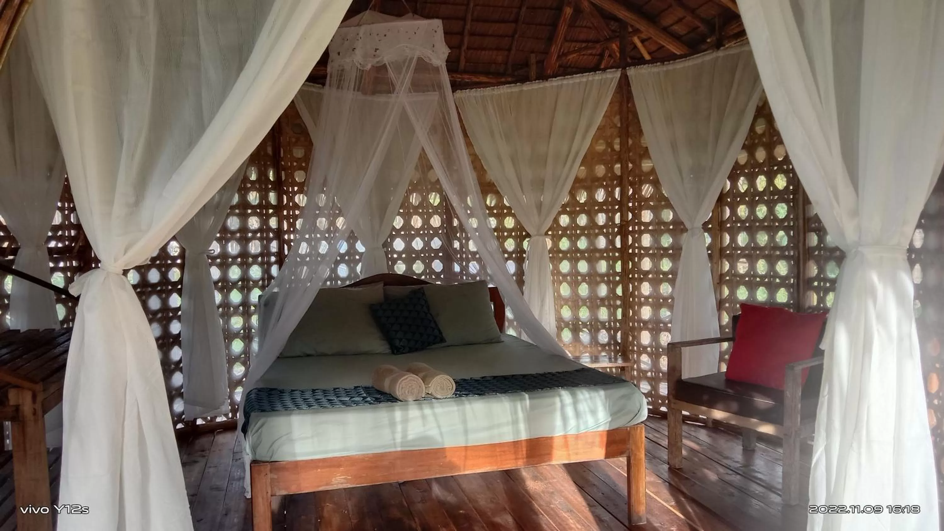 Bed in Prince John beachfront cottages and Restaurant