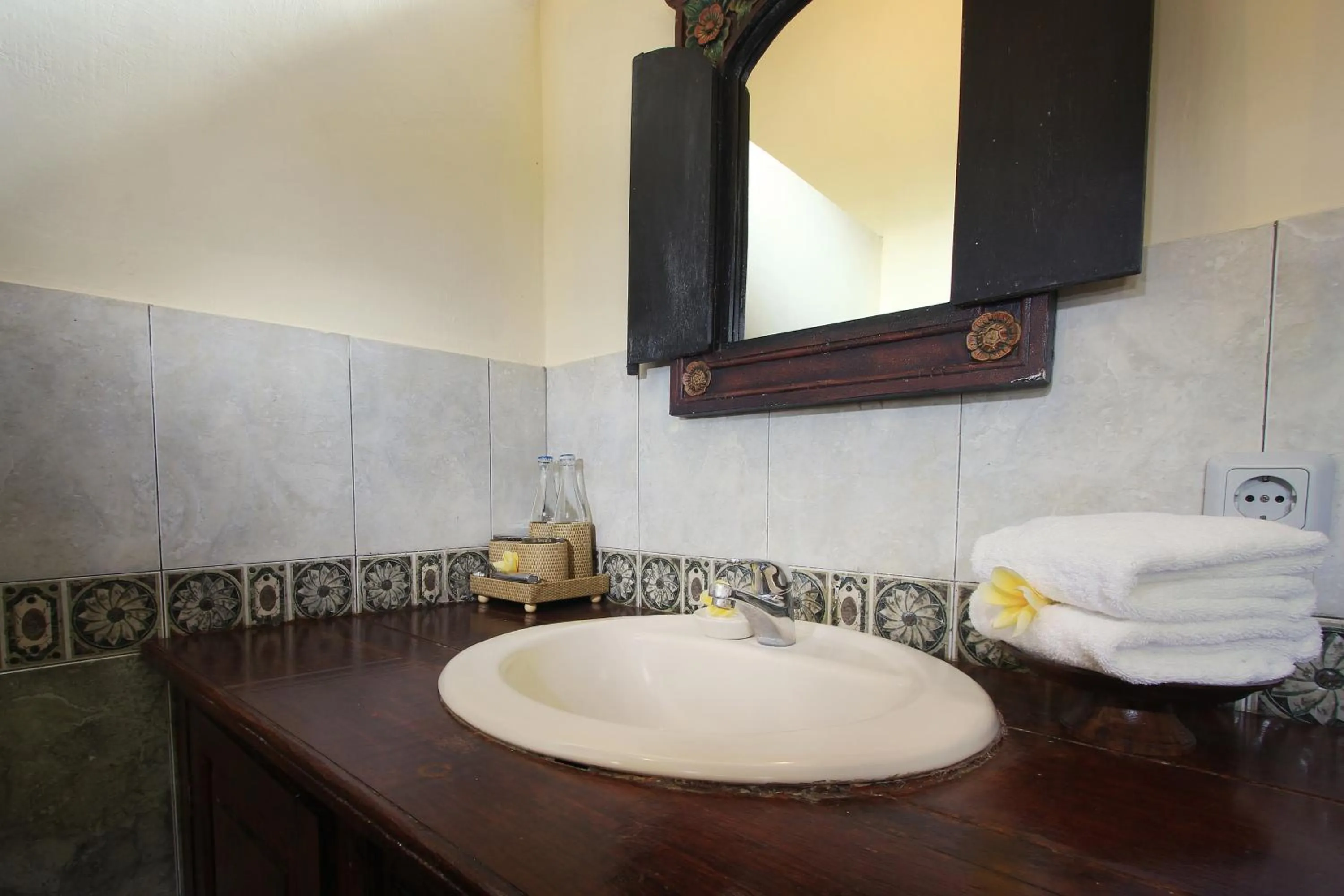 Bathroom in Nick's Hidden Cottages by Mahaputra