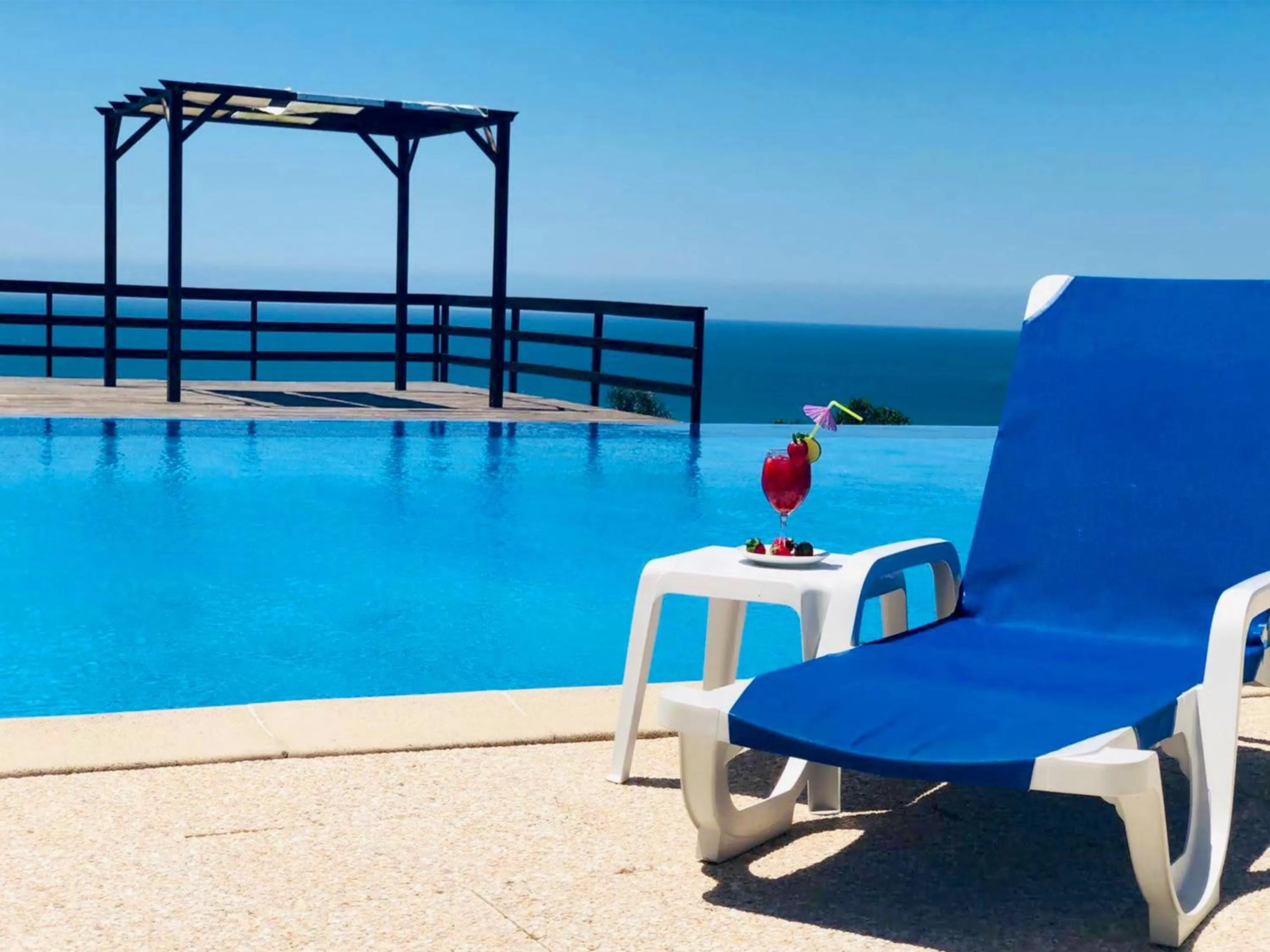 Swimming pool in Hotel Miramar Sul