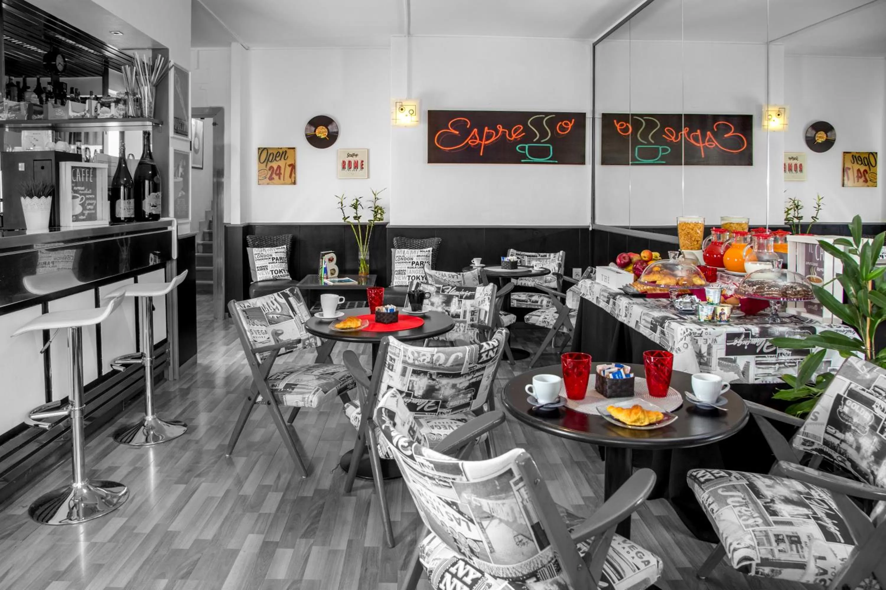 Buffet breakfast in Radio Hotel