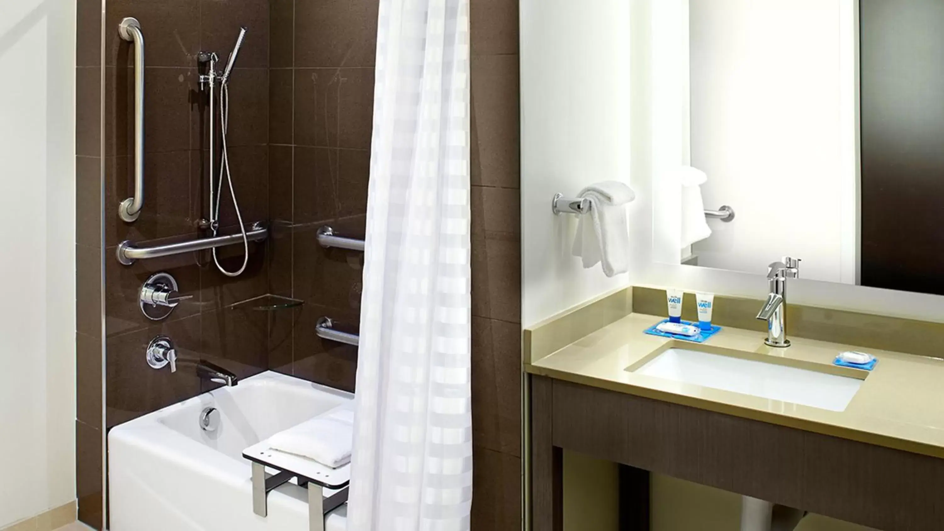 King Studio Suite with Kitchen and Accessible Tub - Disability Access in Hyatt House Pittsburgh Bloomfield Shadyside King Studio Suite with Kitchen and Accessible Tub - Disability Access in Hyatt House Pittsburgh Bloomfield Shadyside