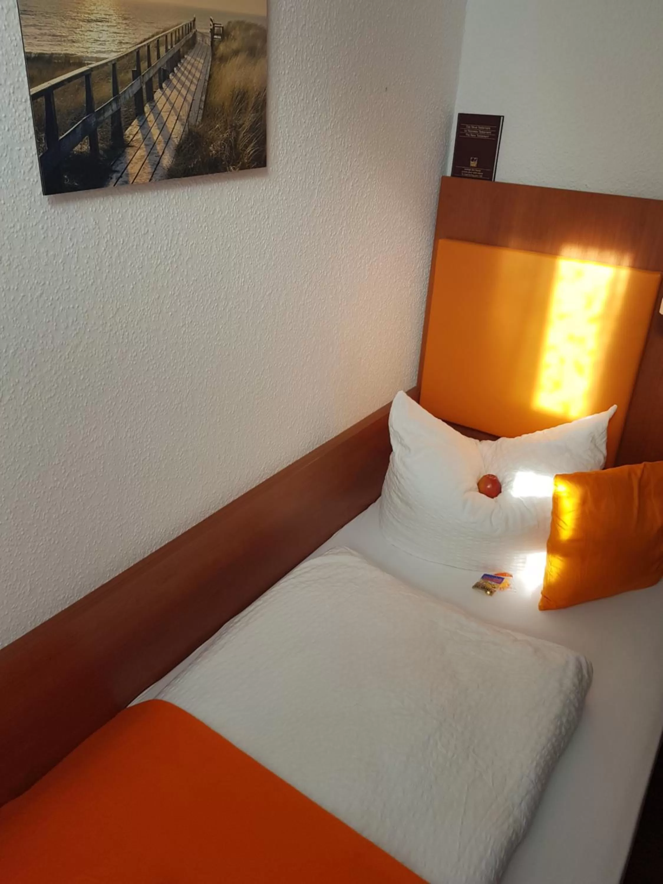 Photo of the whole room, Bed in Hotel Amber Altstadt