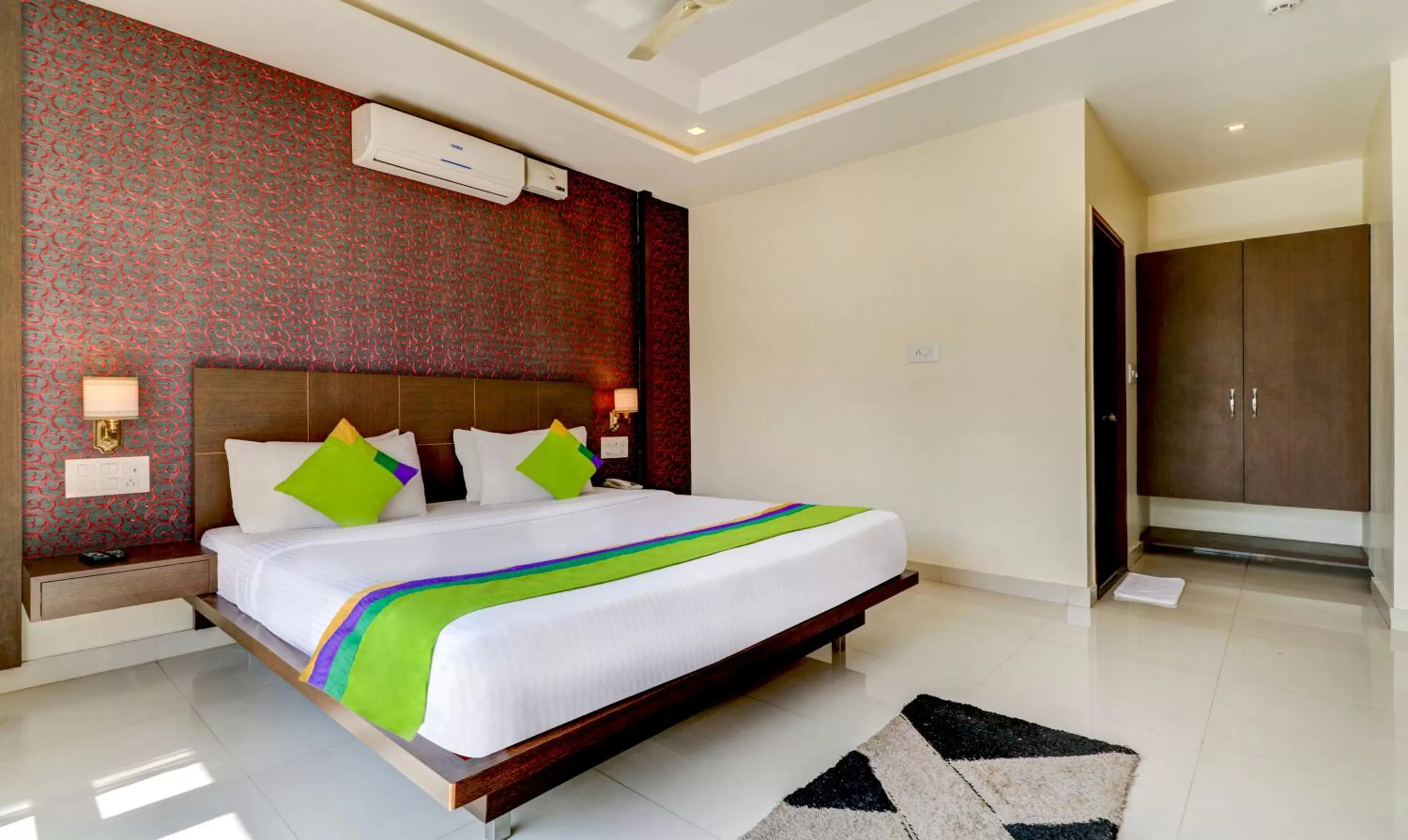 Bed in Treebo Trend Orchid MG Road