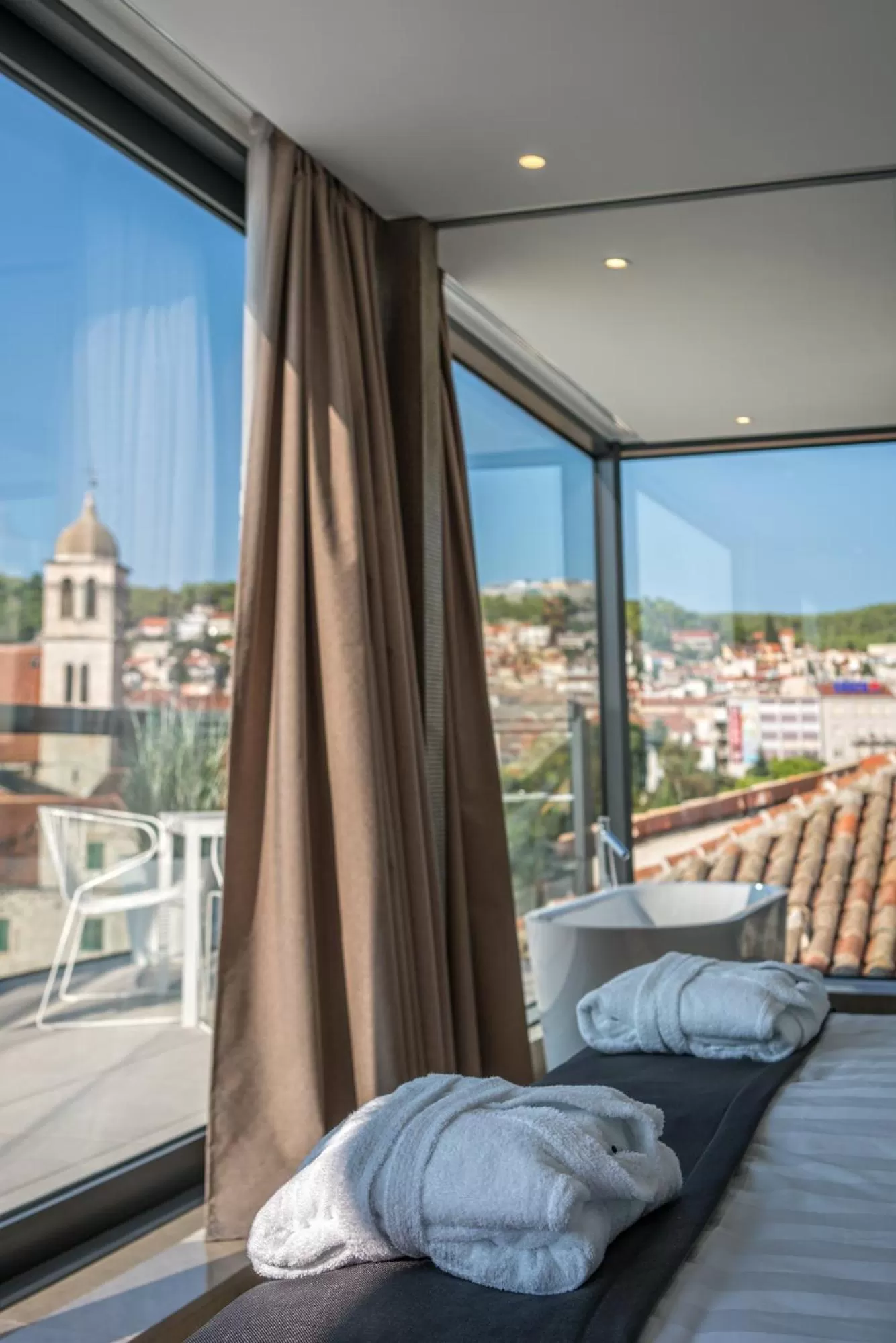 Bedroom, Bed in Bellevue Superior City Hotel