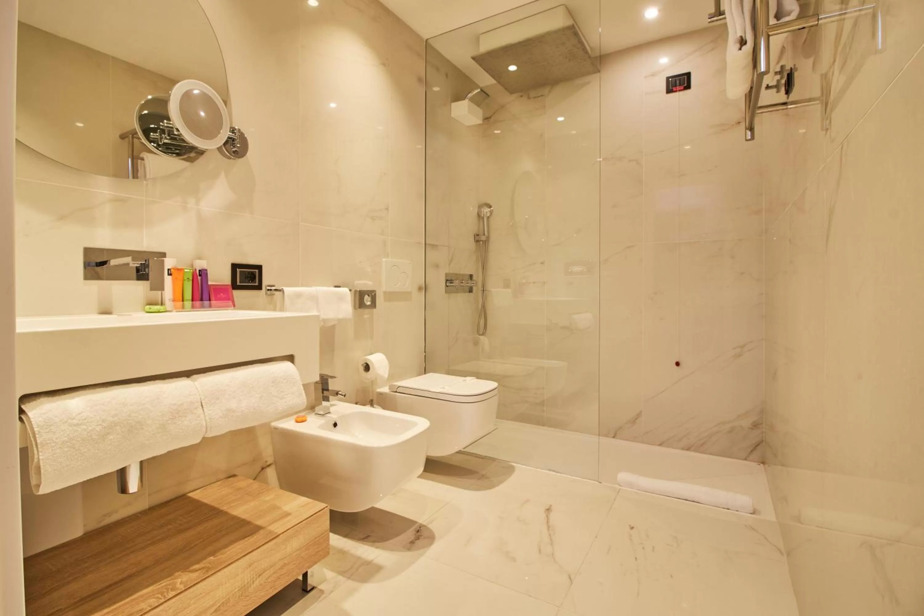 Shower in iH Hotels Milano Ambasciatori