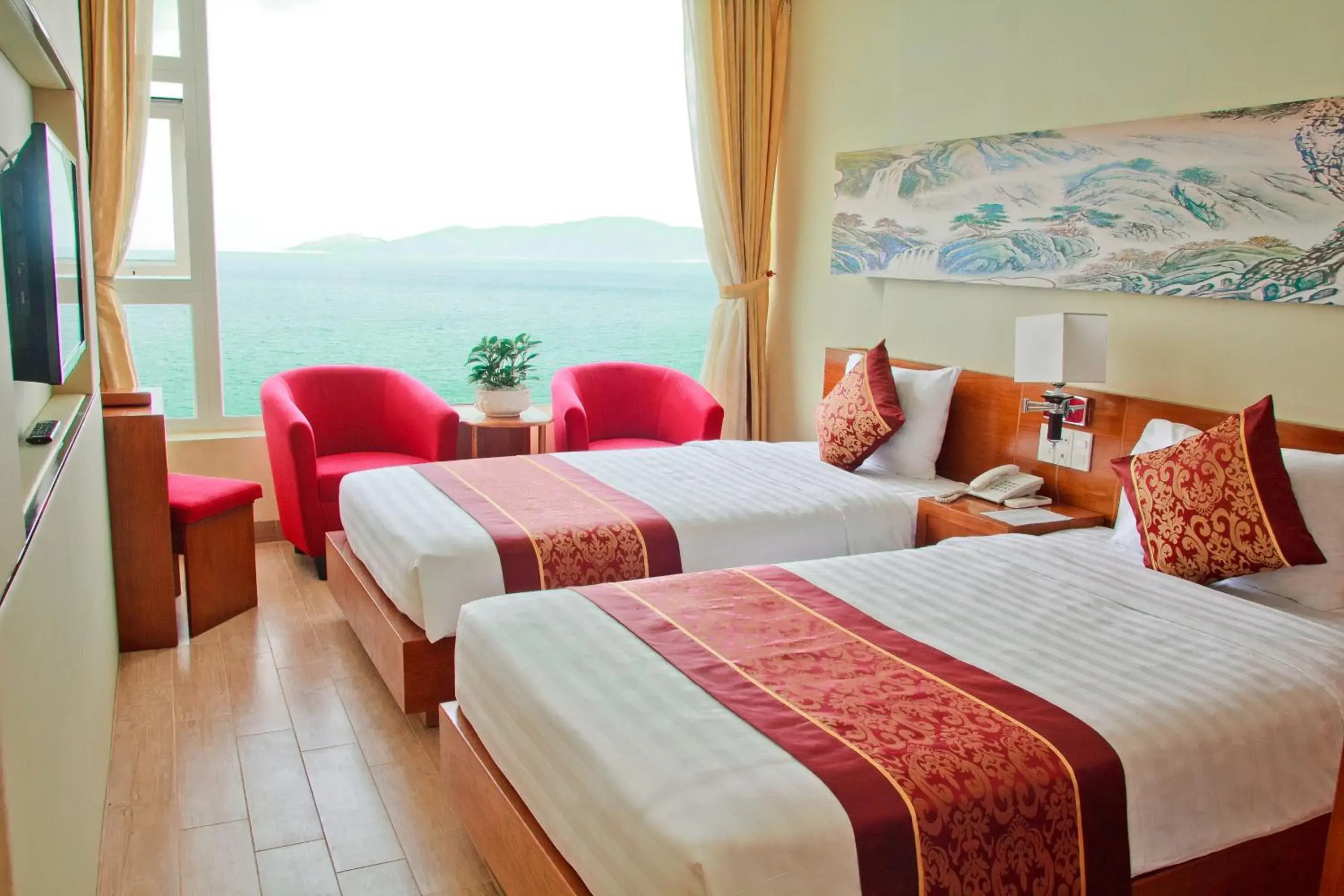 Deluxe Double or Twin Room with Sea View in Nha Trang Wonderland Hotel Deluxe Double or Twin Room with Sea View in Nha Trang Wonderland Hotel