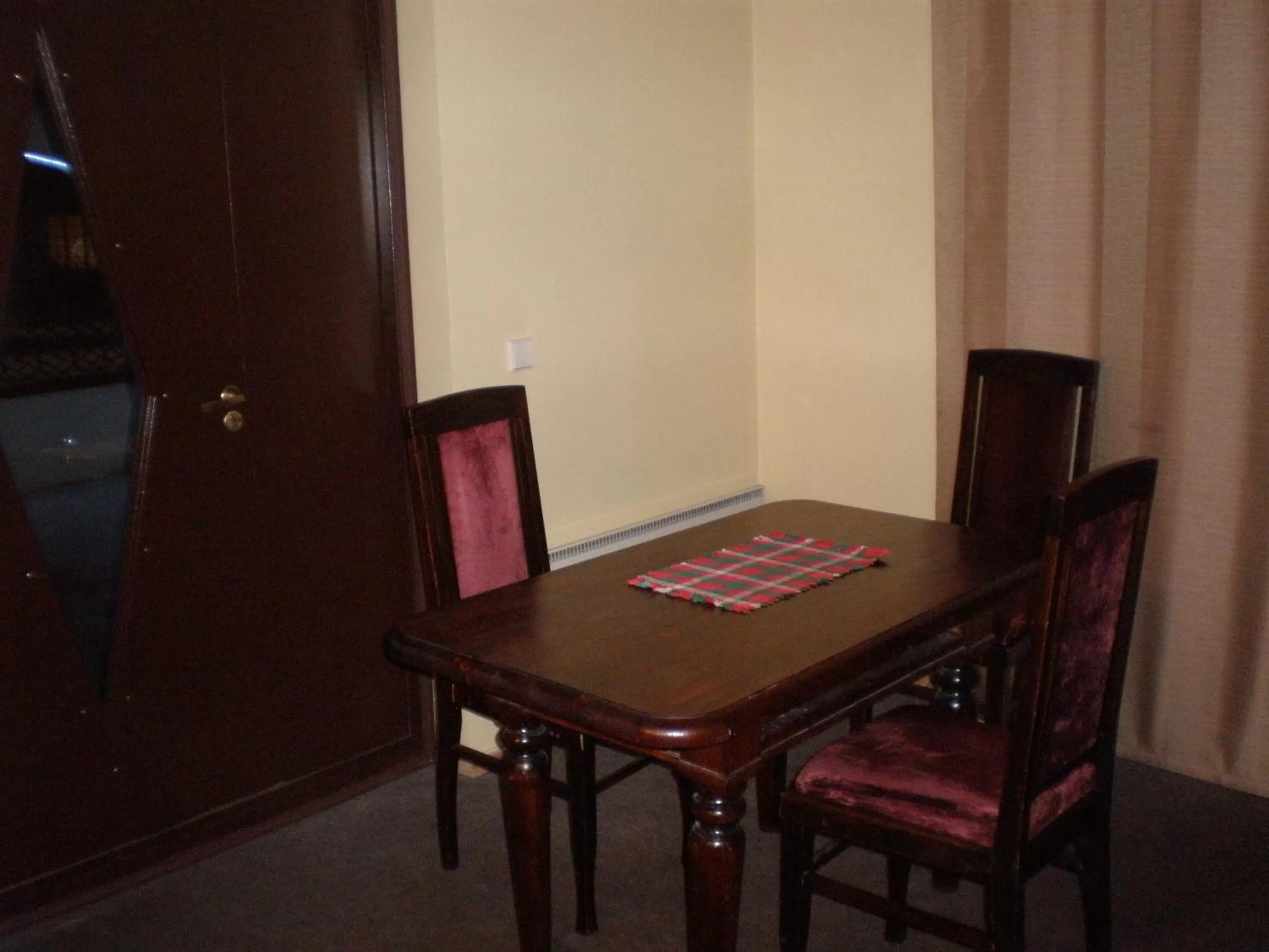 Photo of the whole room, Dining Area in Hotel Getliin