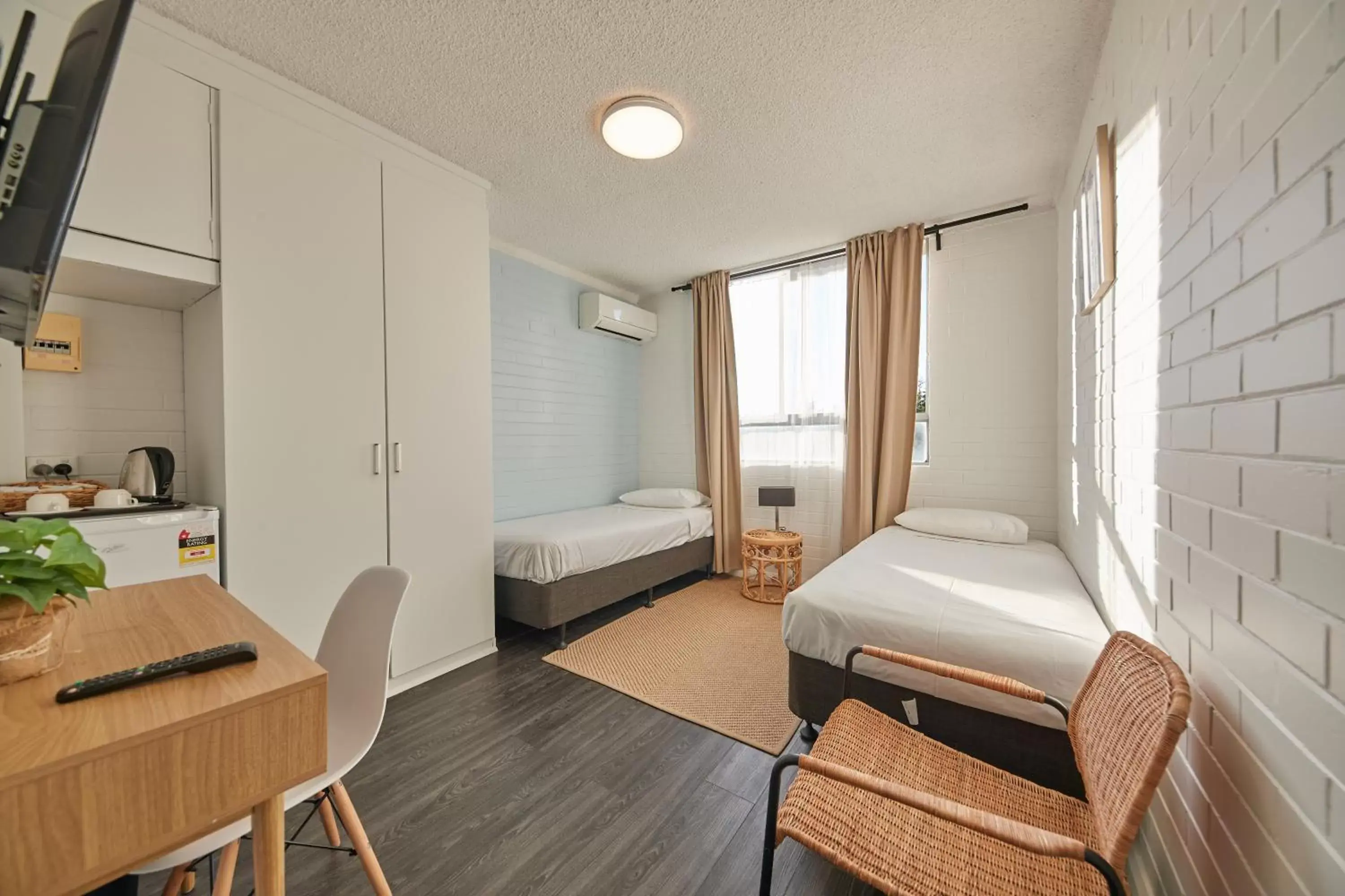 Twin Room in Little Coogee Hotel Twin Room in Little Coogee Hotel