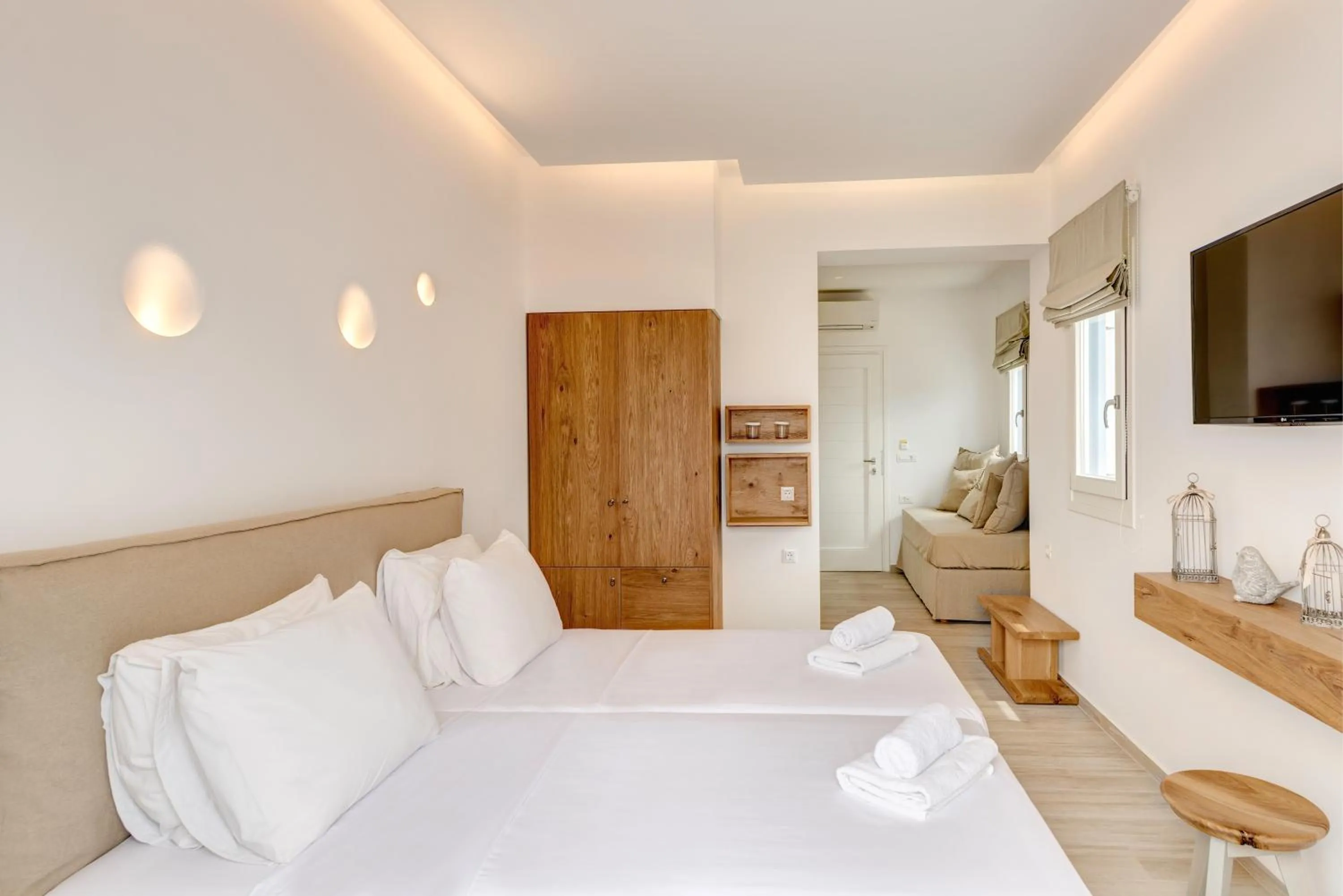 Photo of the whole room, Bed in Makis Place