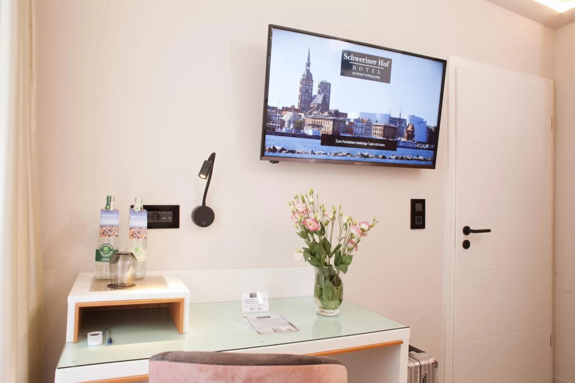 TV and multimedia in Hotel Schweriner Hof