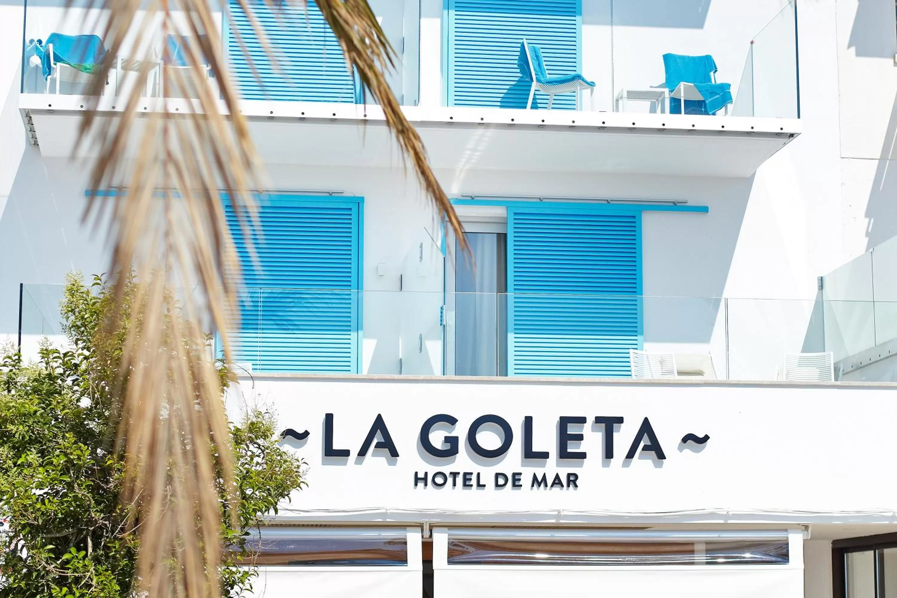 Facade/entrance in La Goleta Hotel de Mar - Adults Only
