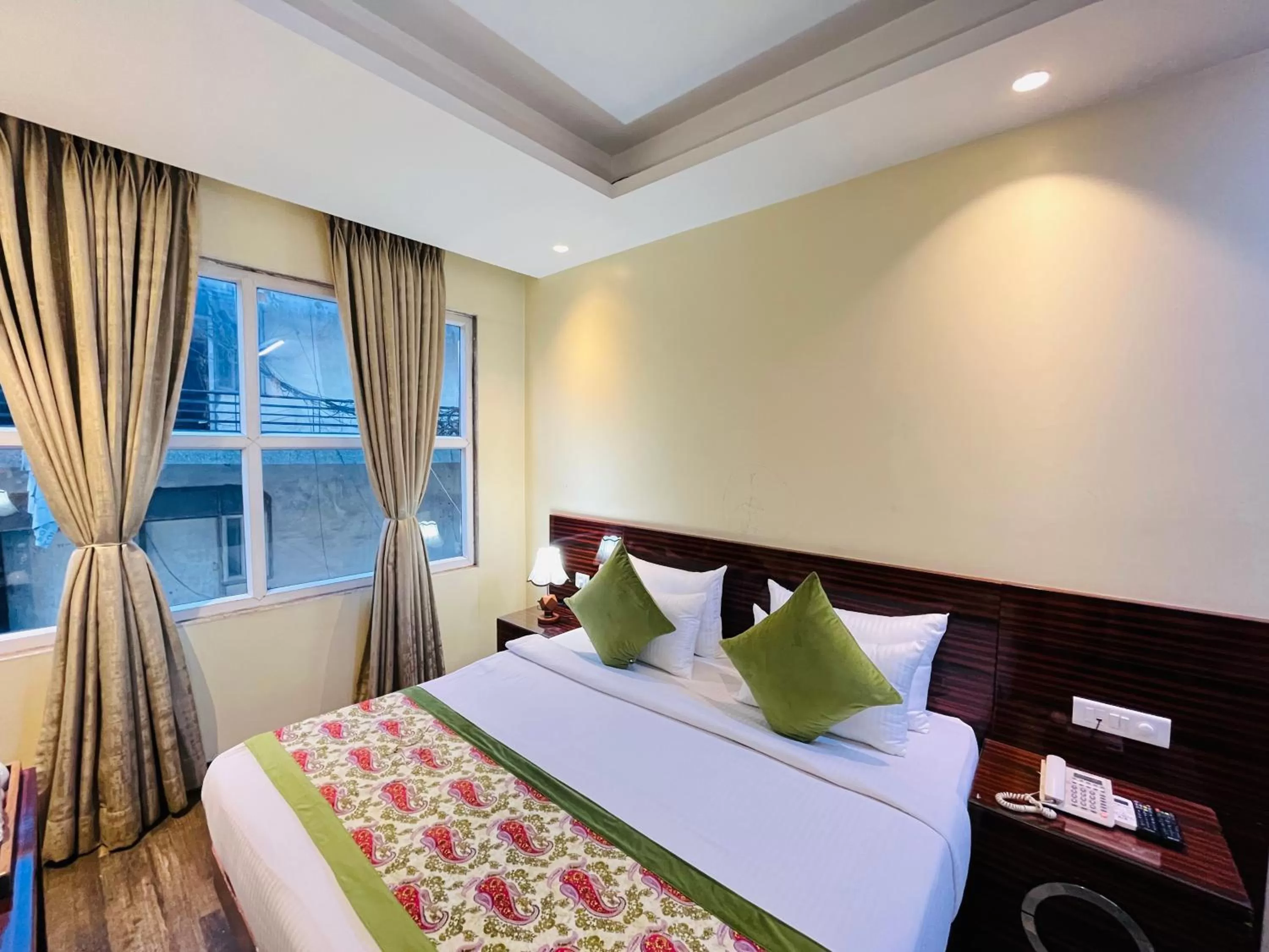 Bed in Hotel Banz near Delhi Airport