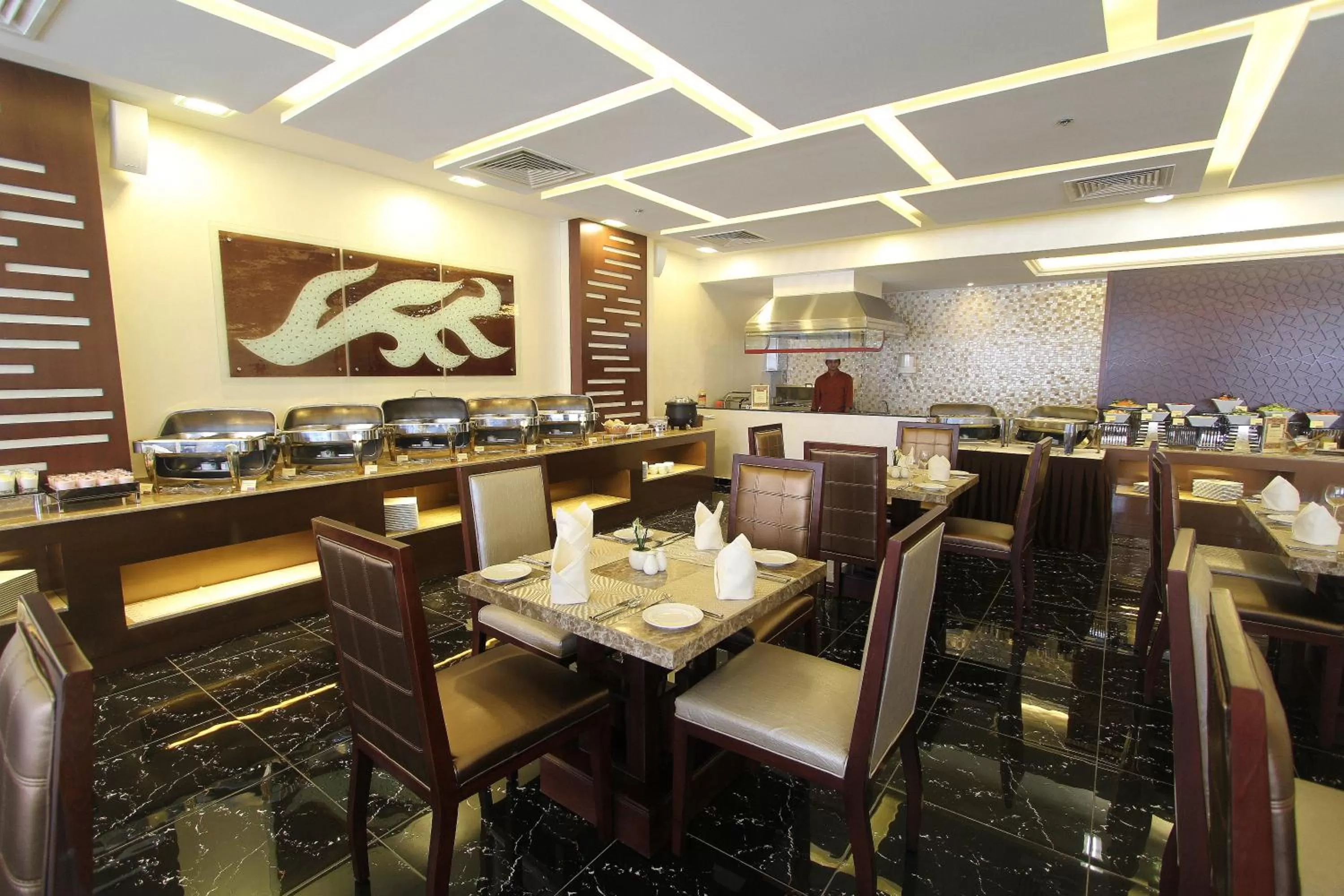 Restaurant/places to eat in Ivory Grand Hotel Apartments