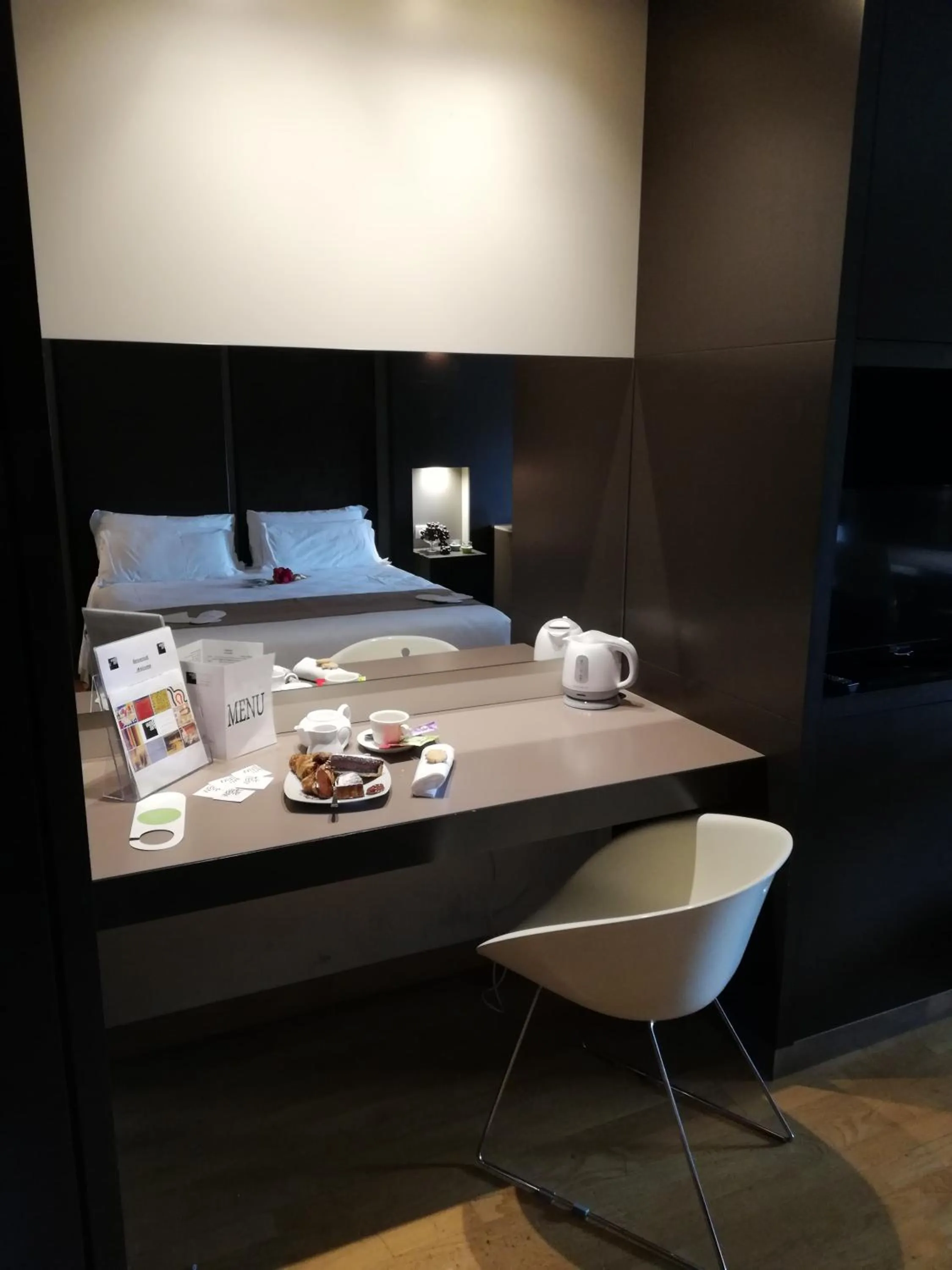 Bedroom, Bed in Wall Art Hotel & Residence