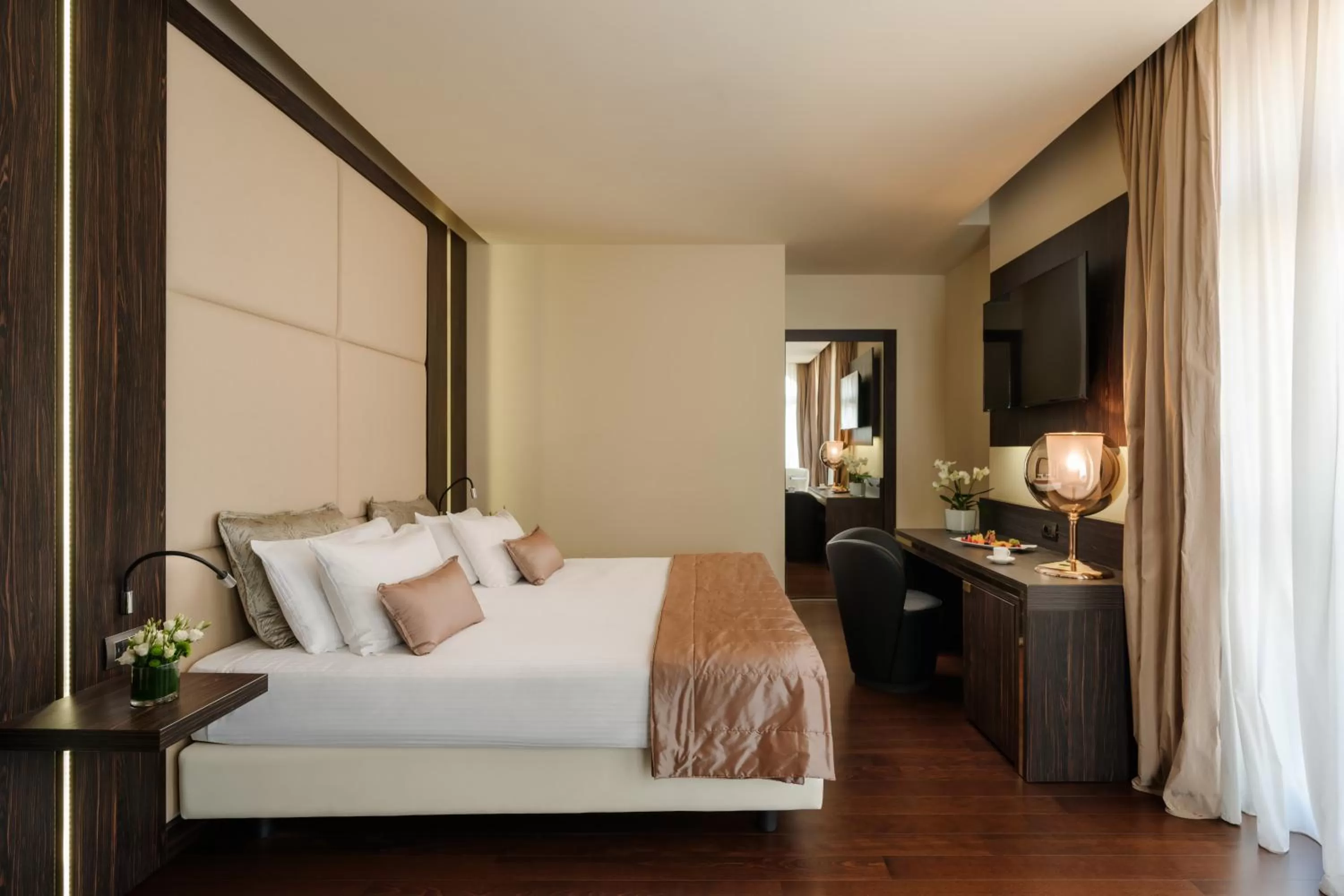 View (from property/room), Bed in Hotel The Square Milano Duomo - Preferred Hotels & Resorts