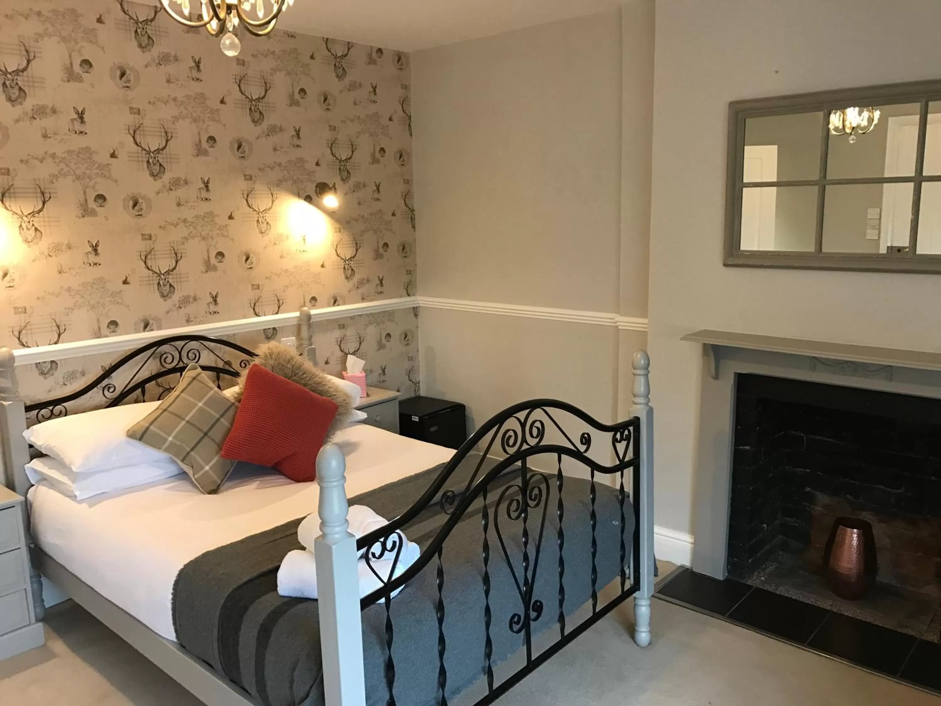 Bed in The Tollgate Inn