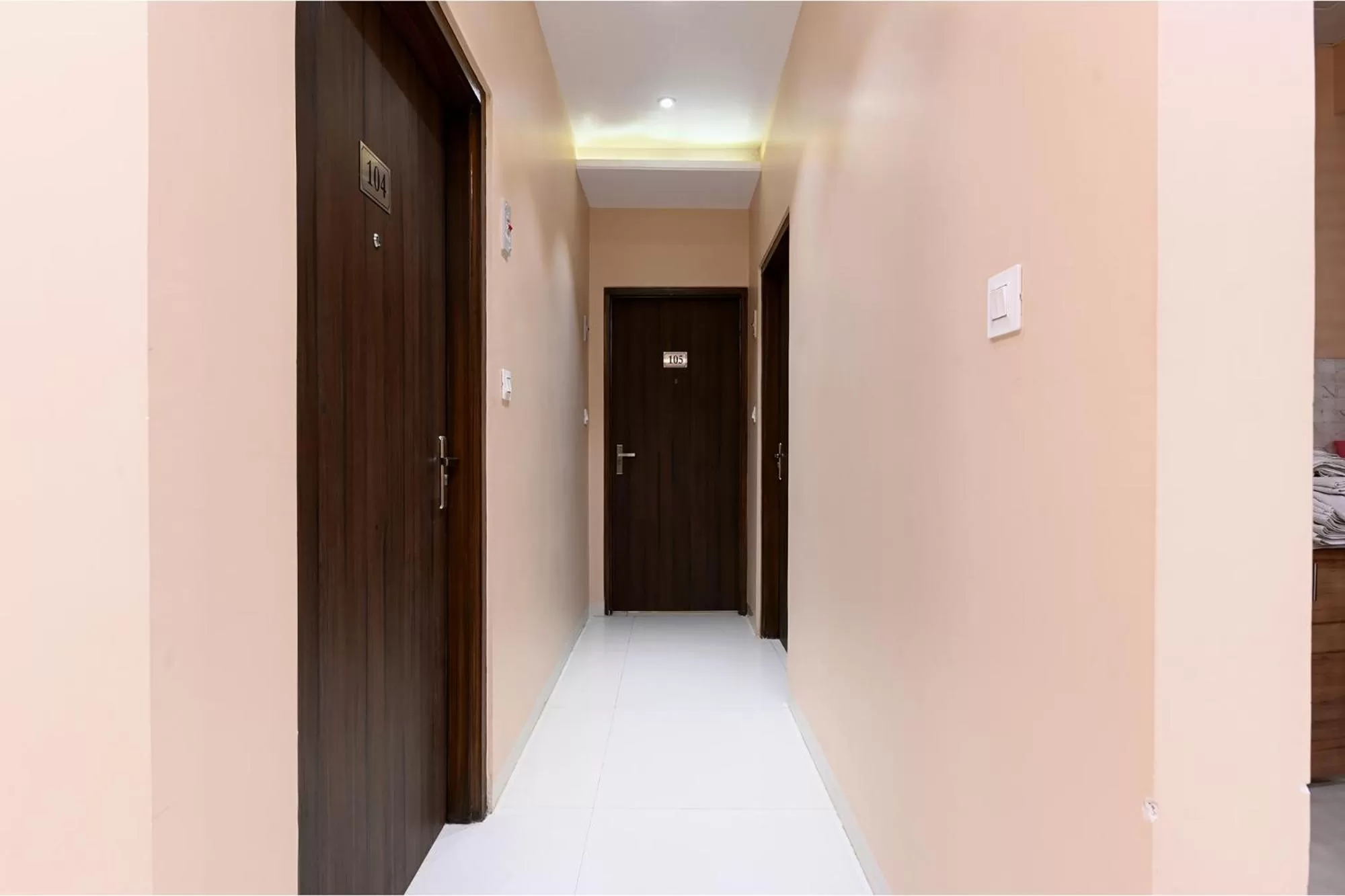 Lobby or reception in FabHotel 7th Crossing Malviya Nagar