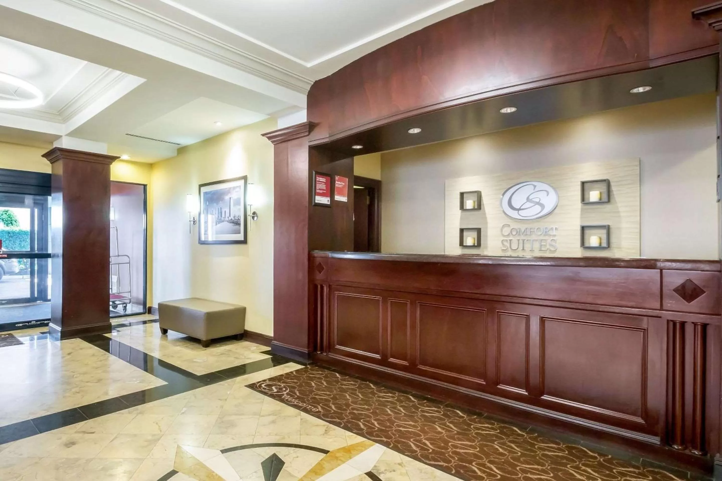 Lobby or reception in Comfort Suites at Woodbridge