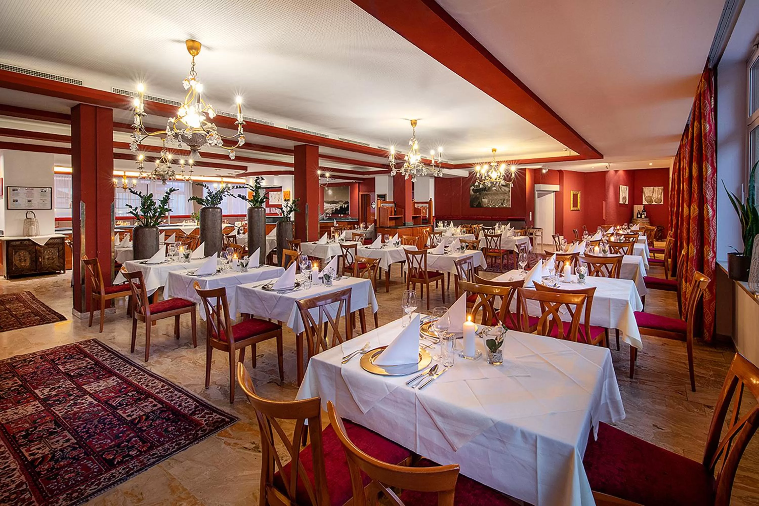 Restaurant/places to eat in Hotel Latini