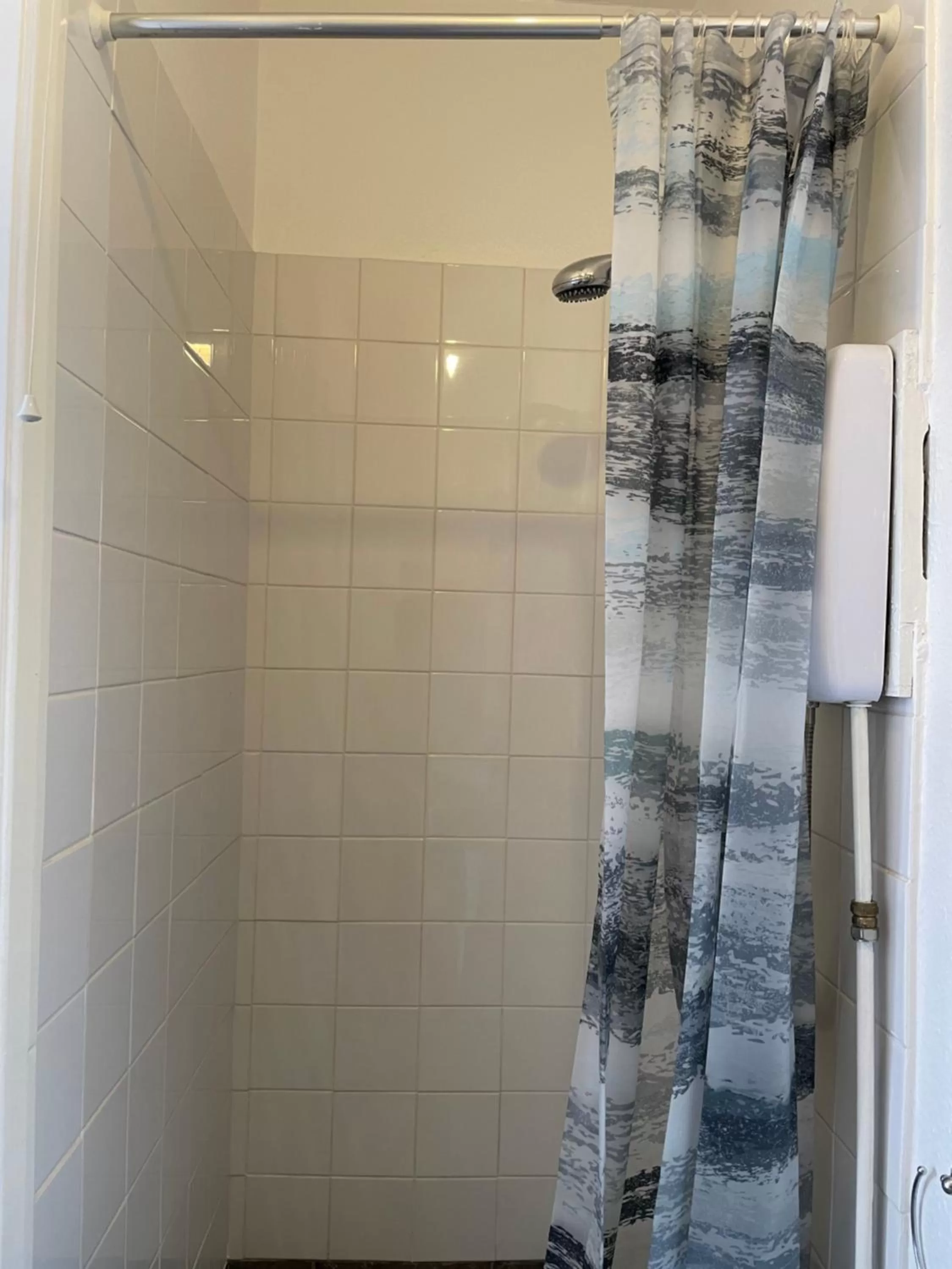 Shower, Bathroom in Whiteways Guest House