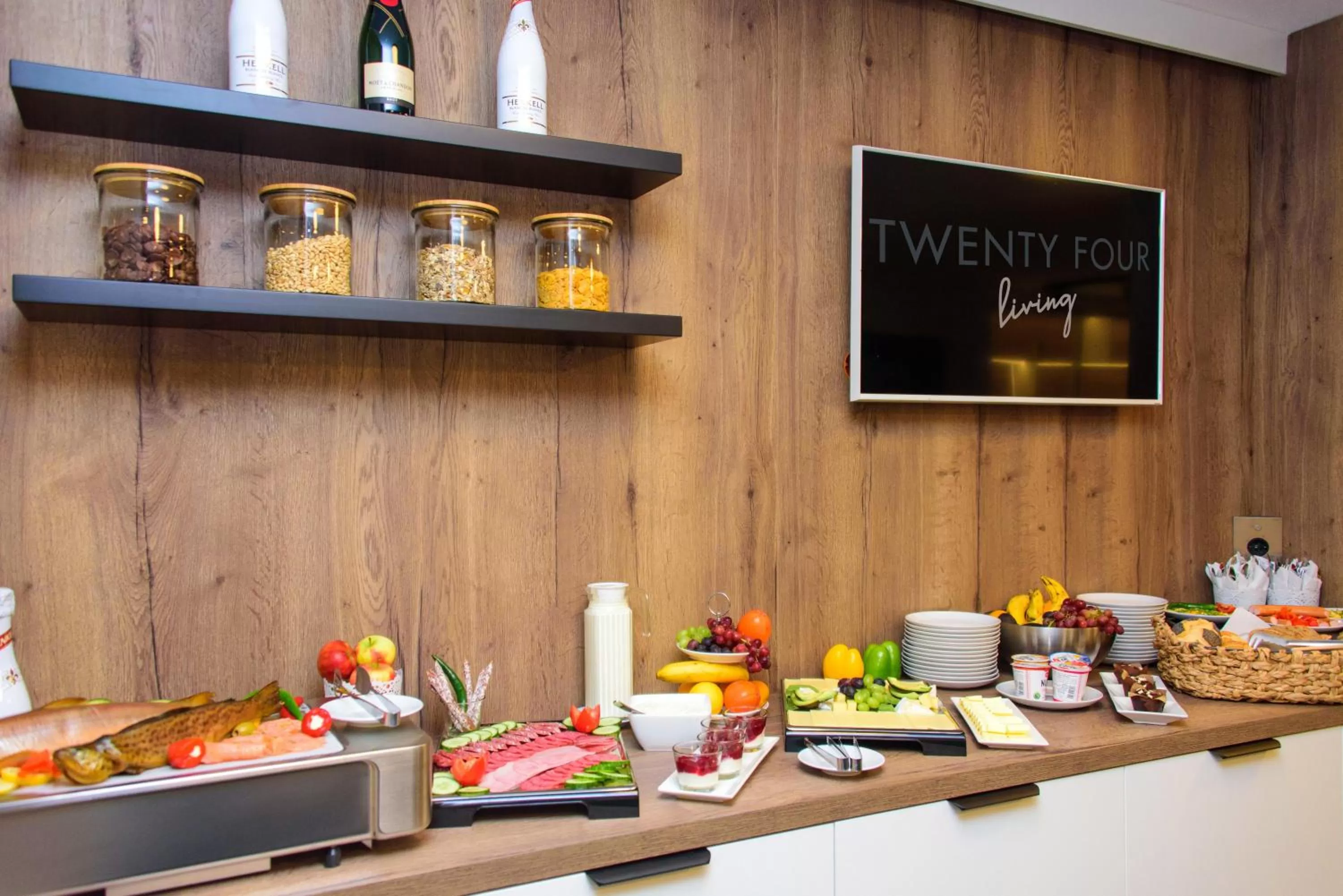 Breakfast in Hotel TwentyFour Living