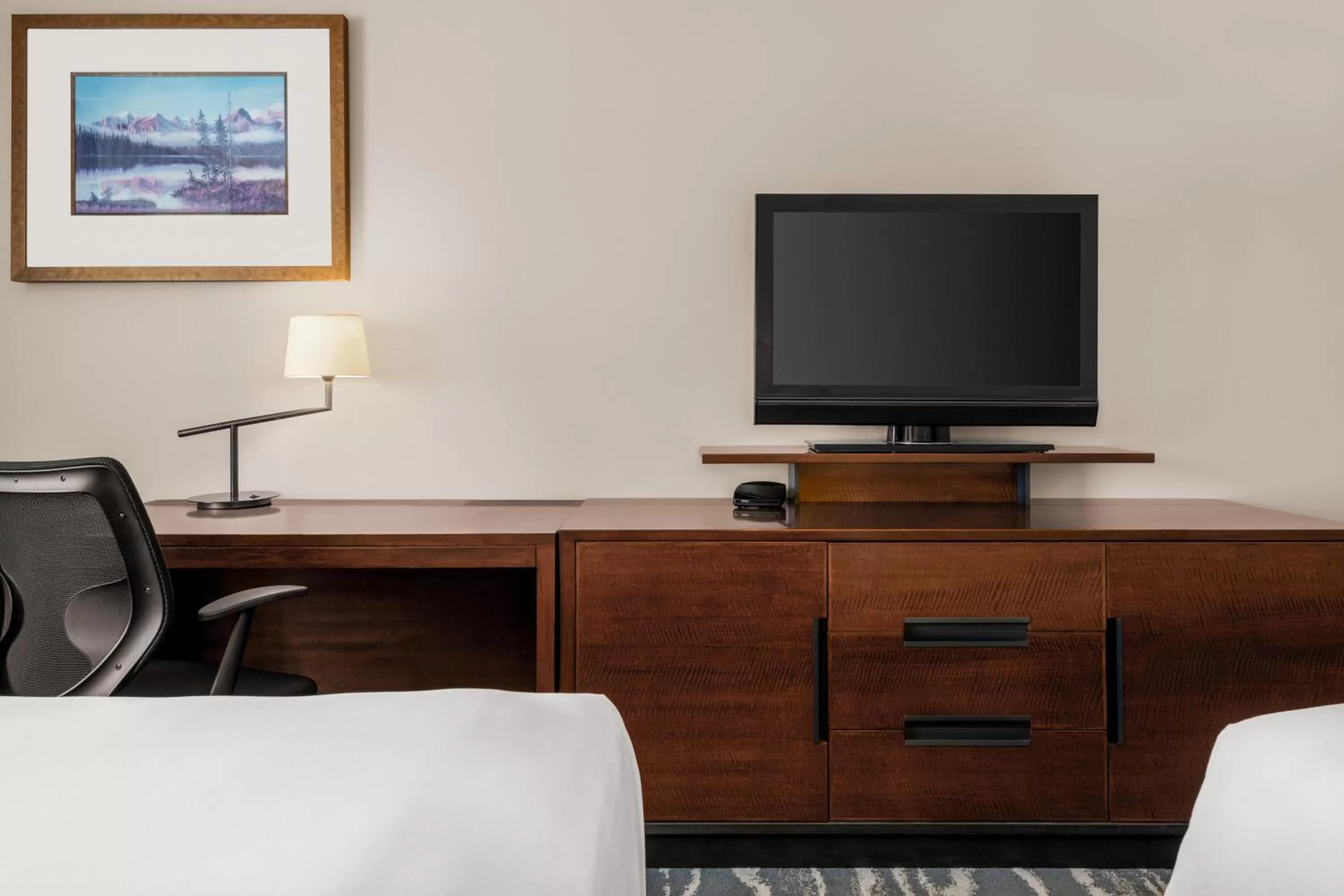 TV and multimedia in Travelodge by Wyndham Calgary South