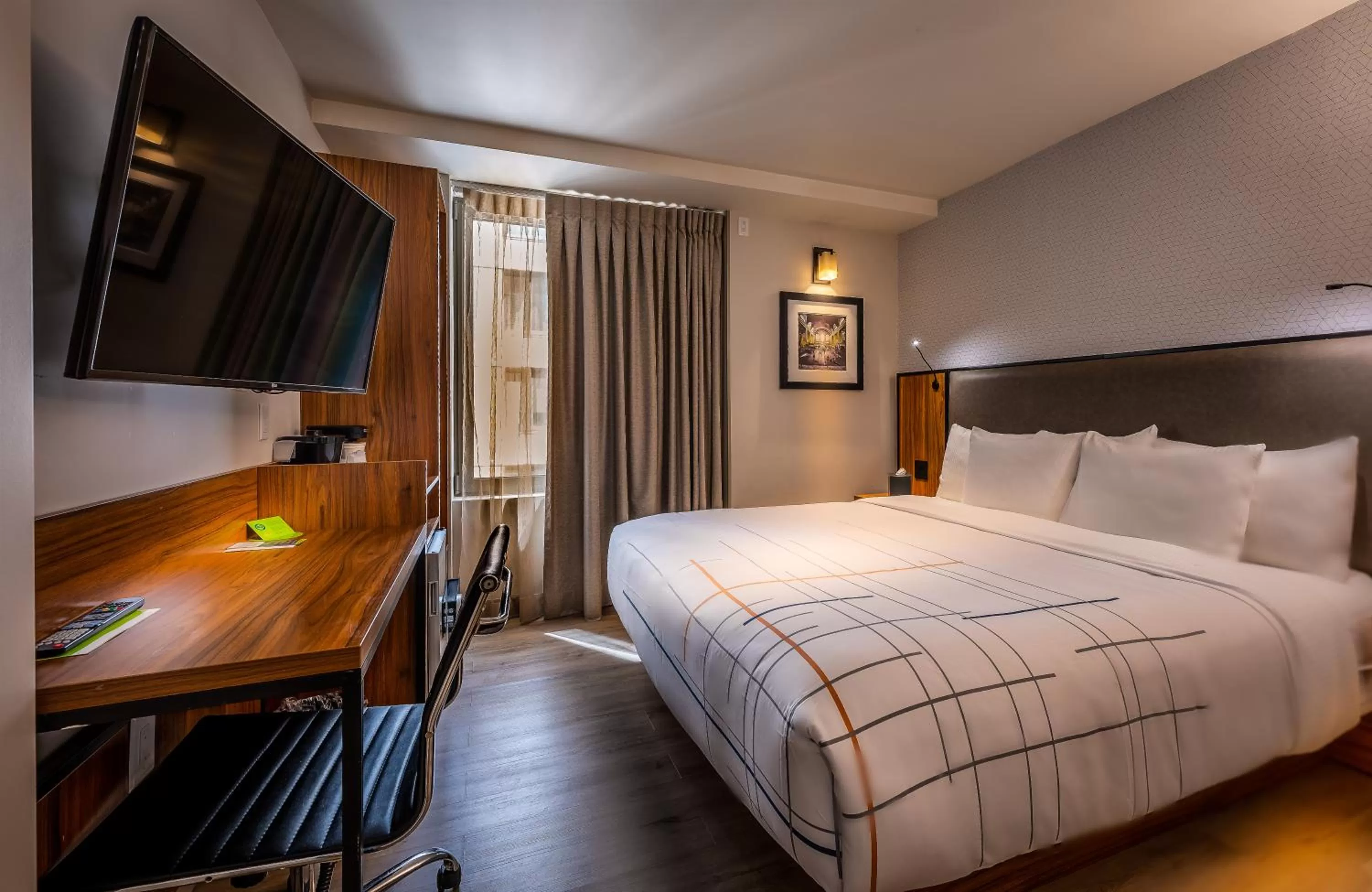 Bed in La Quinta by Wyndham Time Square South