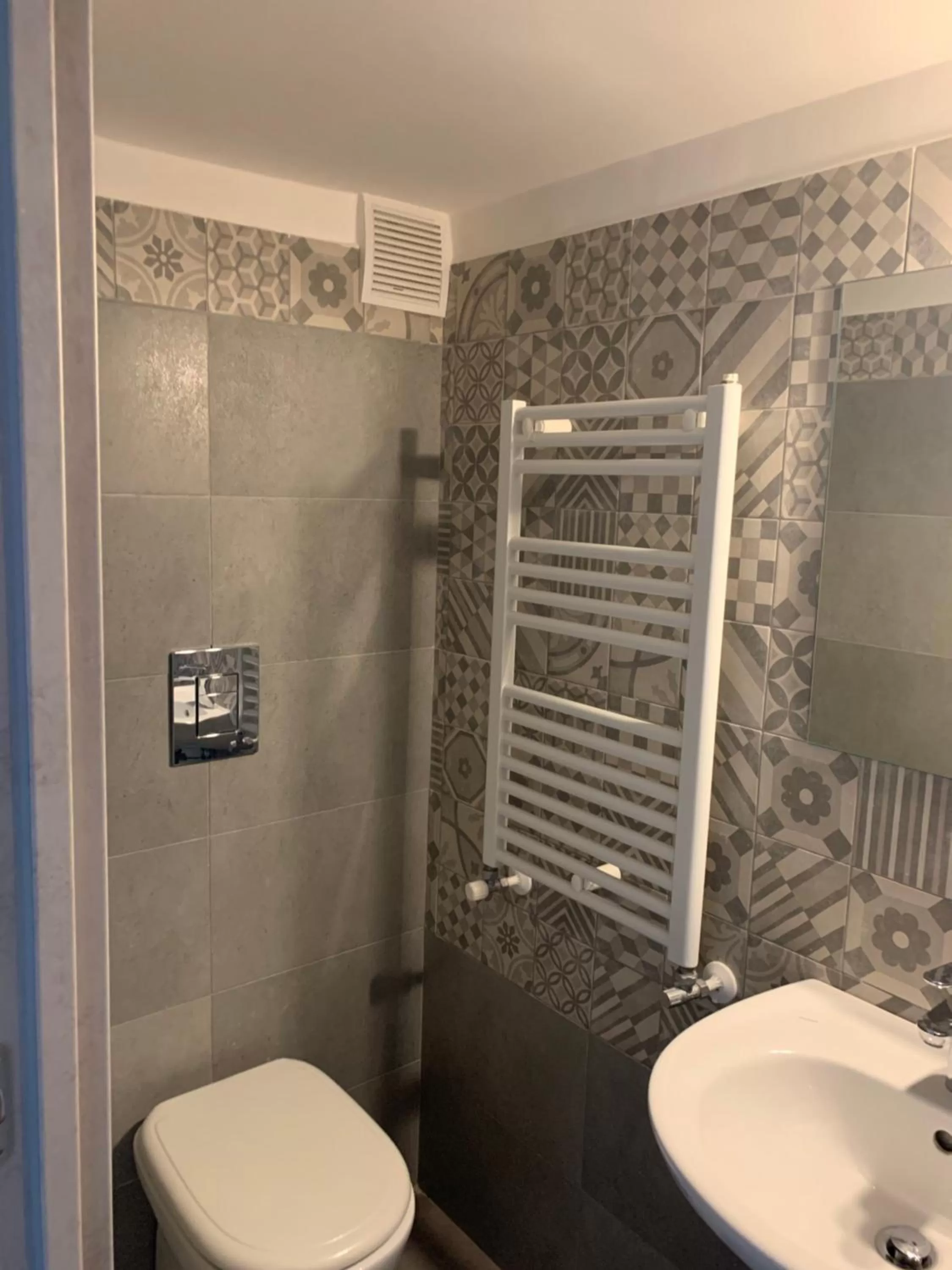 Bathroom in Specchio di Parthenope B&B