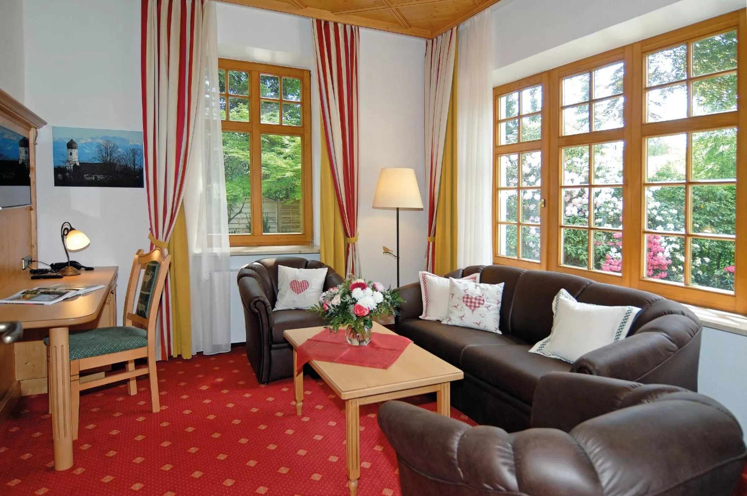 Seating area in Hotel Alpenhof - ruhige Wohlfühloase zwischen München, dem Fünf-Seenland und den Bergen, in S-Bahnnähe