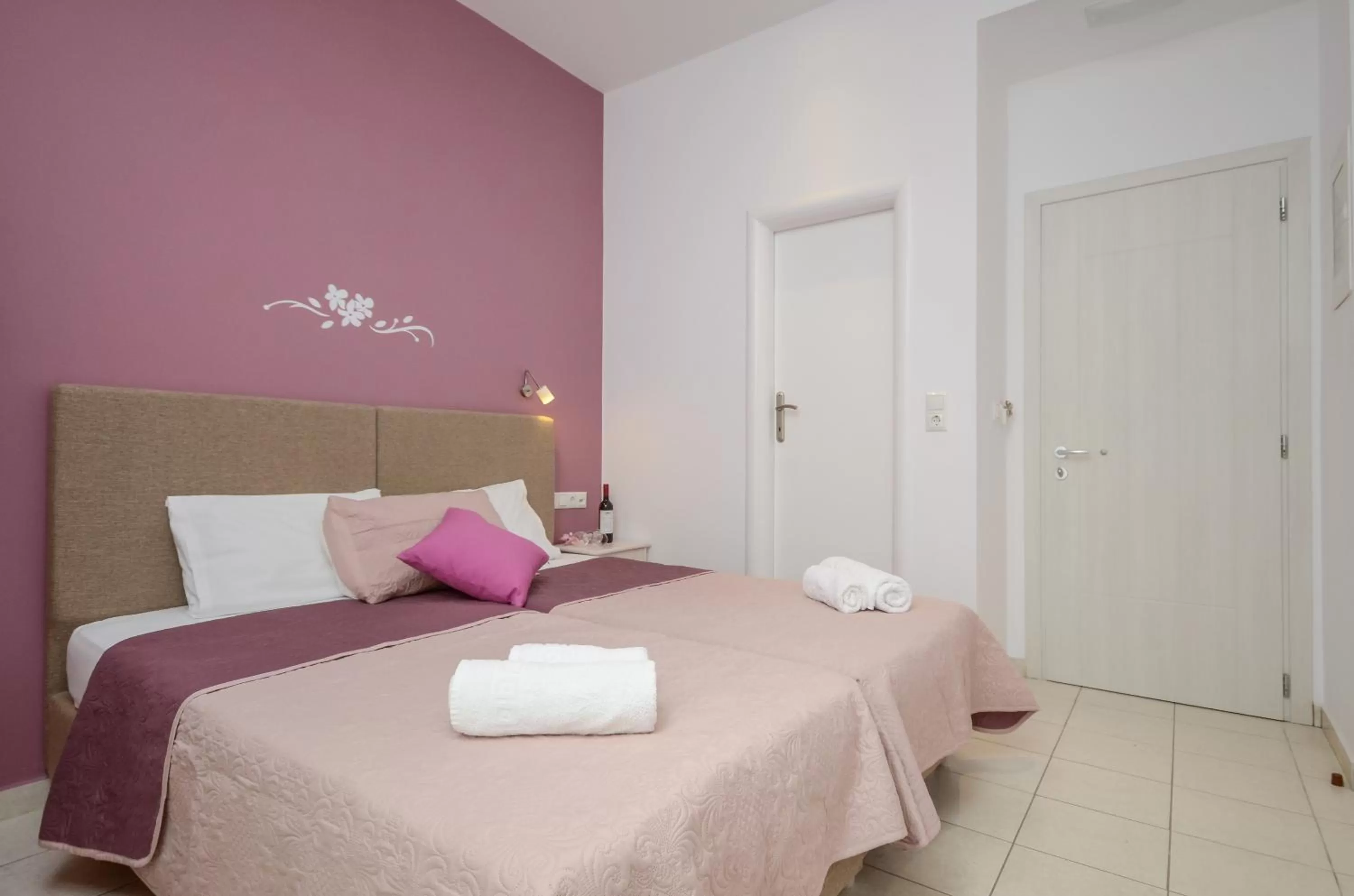 Bedroom, Bed in Panormos Hotel and Studios