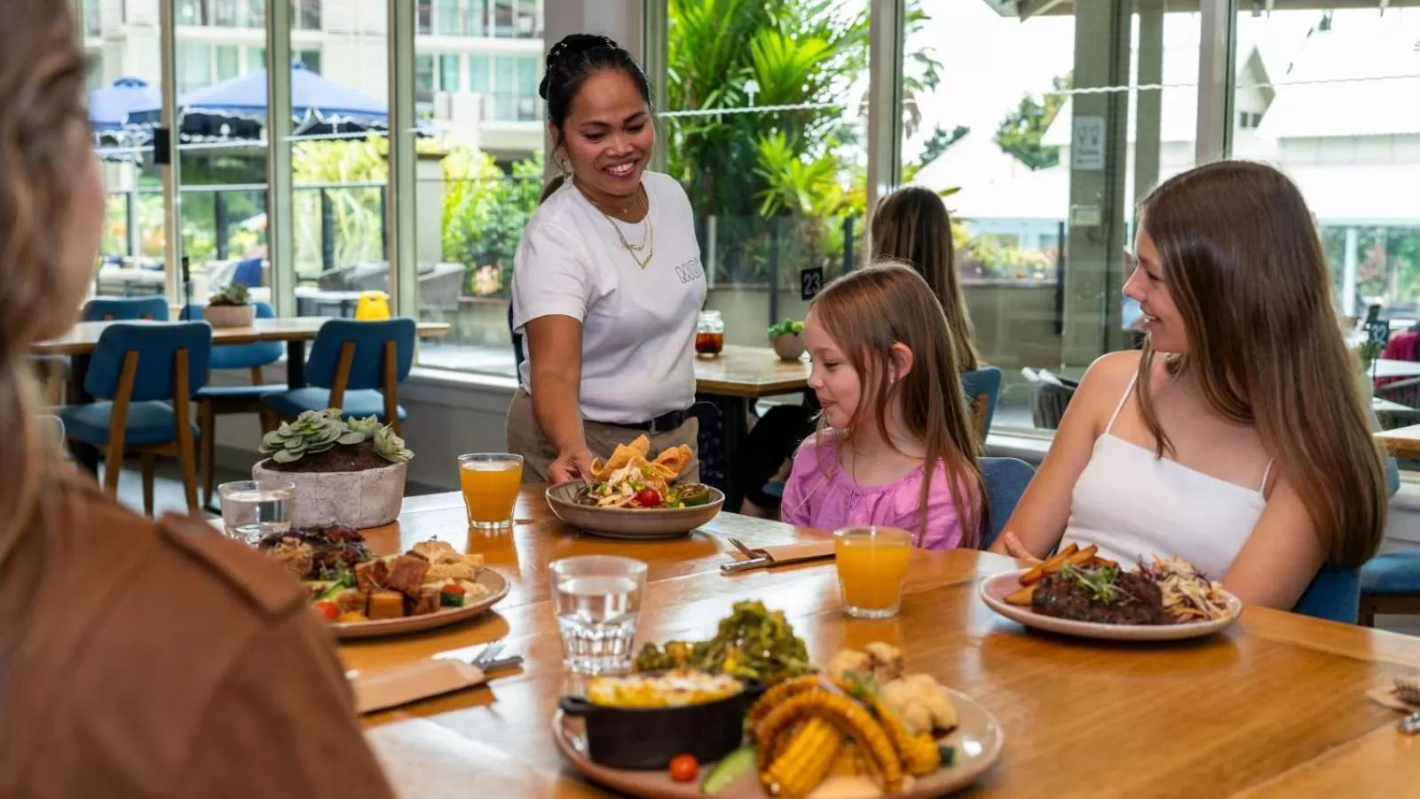 Restaurant/places to eat in Novotel Cairns Oasis Resort