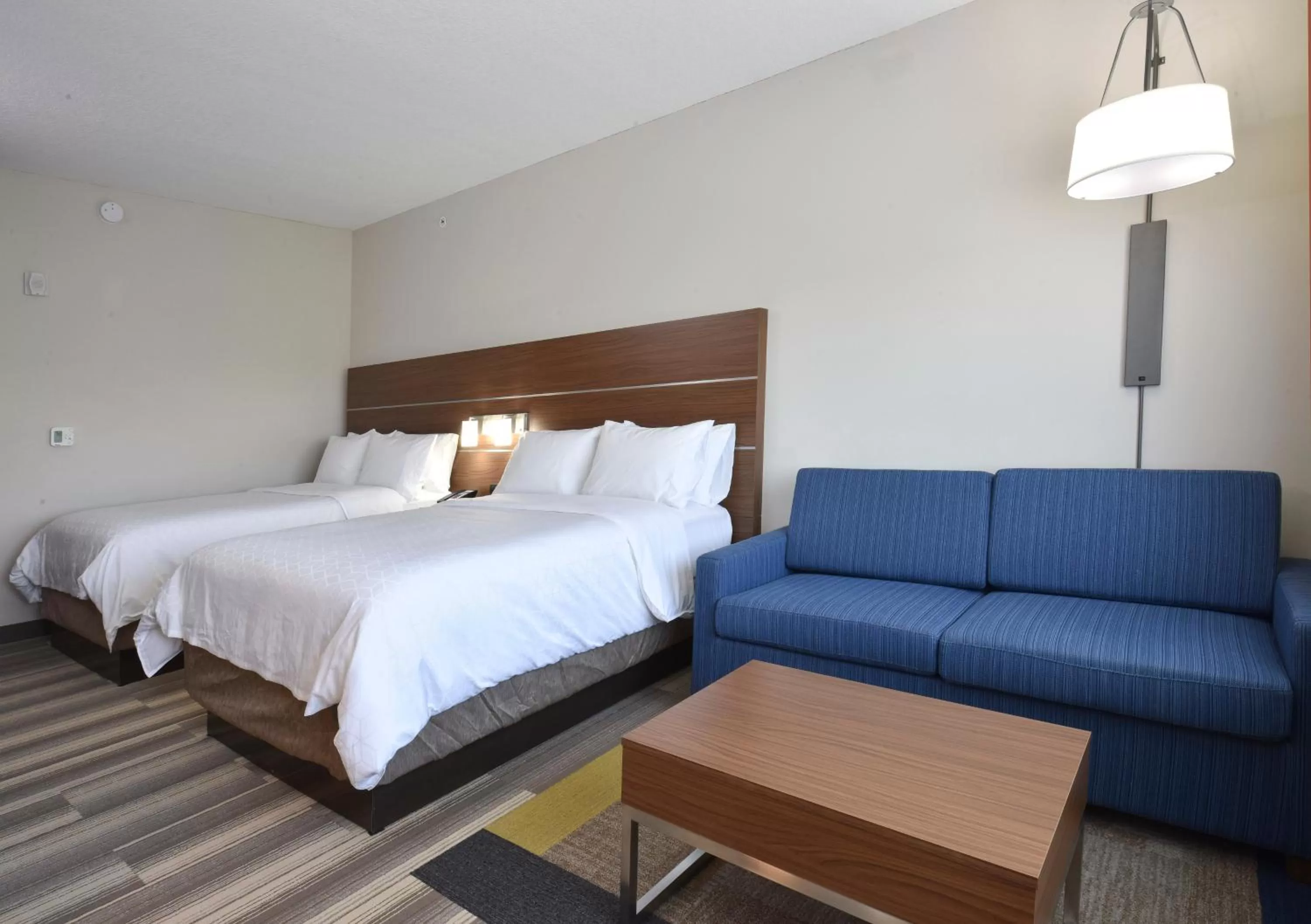 Photo of the whole room, Bed in Holiday Inn Express & Suites - Orlando - Southeast by IHG