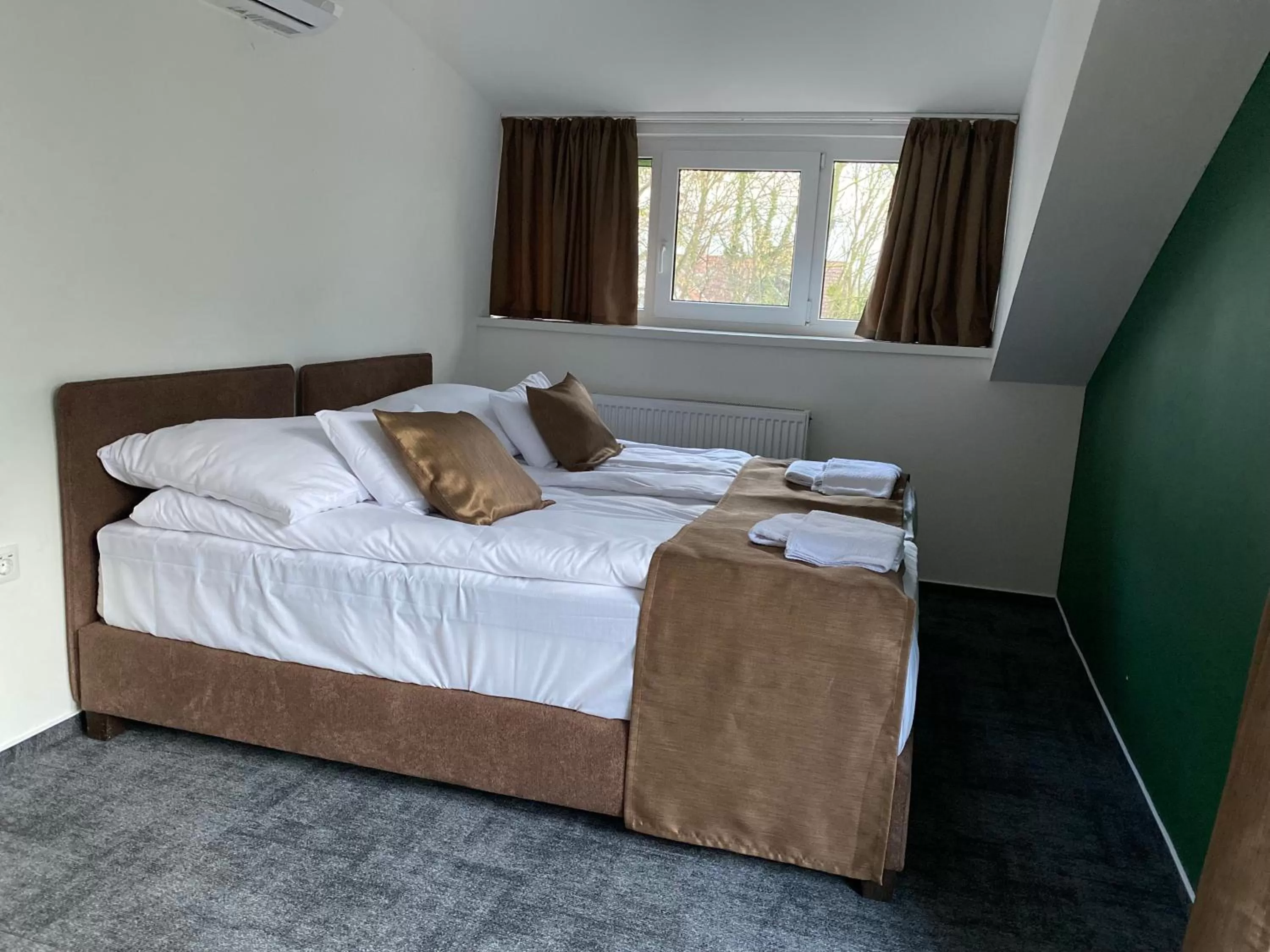 Bedroom, Bed in A Fogadó