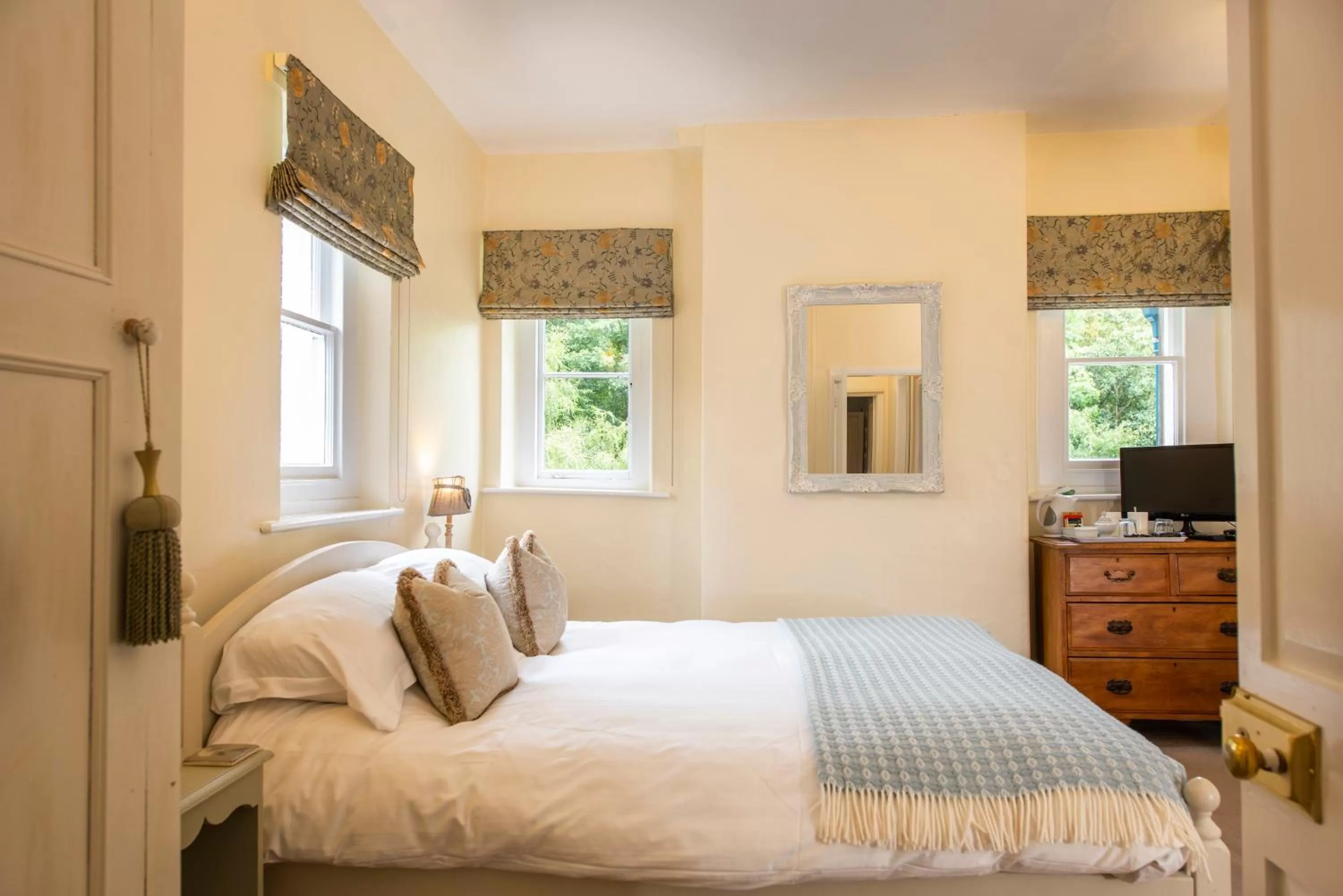 Bed in Heathy Lea Bed And Breakfast