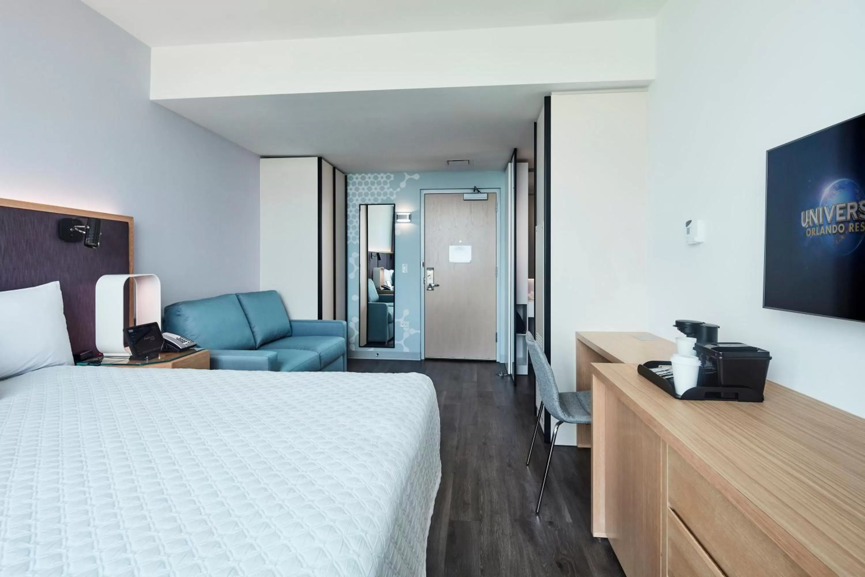 Photo of the whole room, Bed in Universal's Aventura Hotel