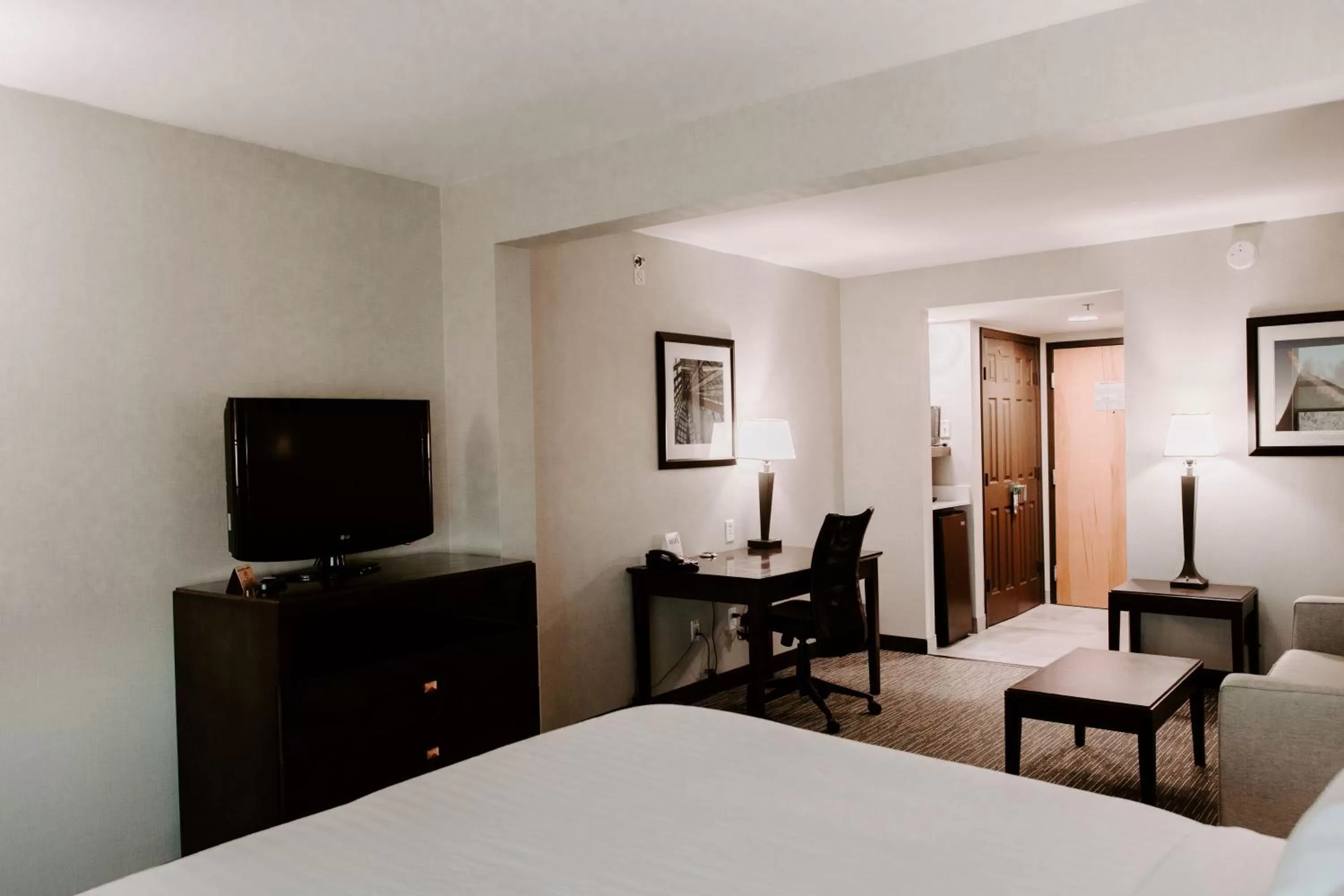 Bedroom, Bed in Wingate by Wyndham - Dulles International