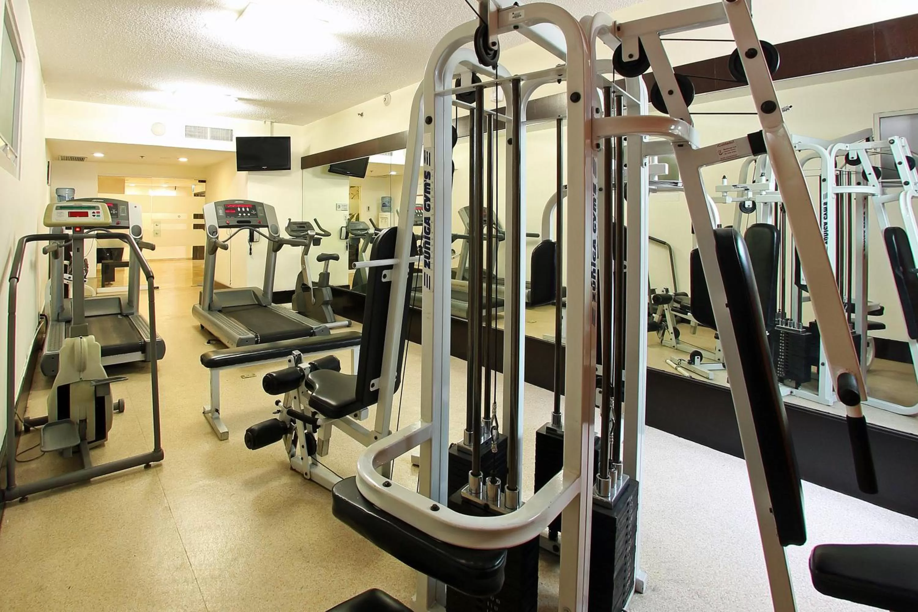 Spa and wellness centre/facilities in Fiesta Inn Express Perinorte