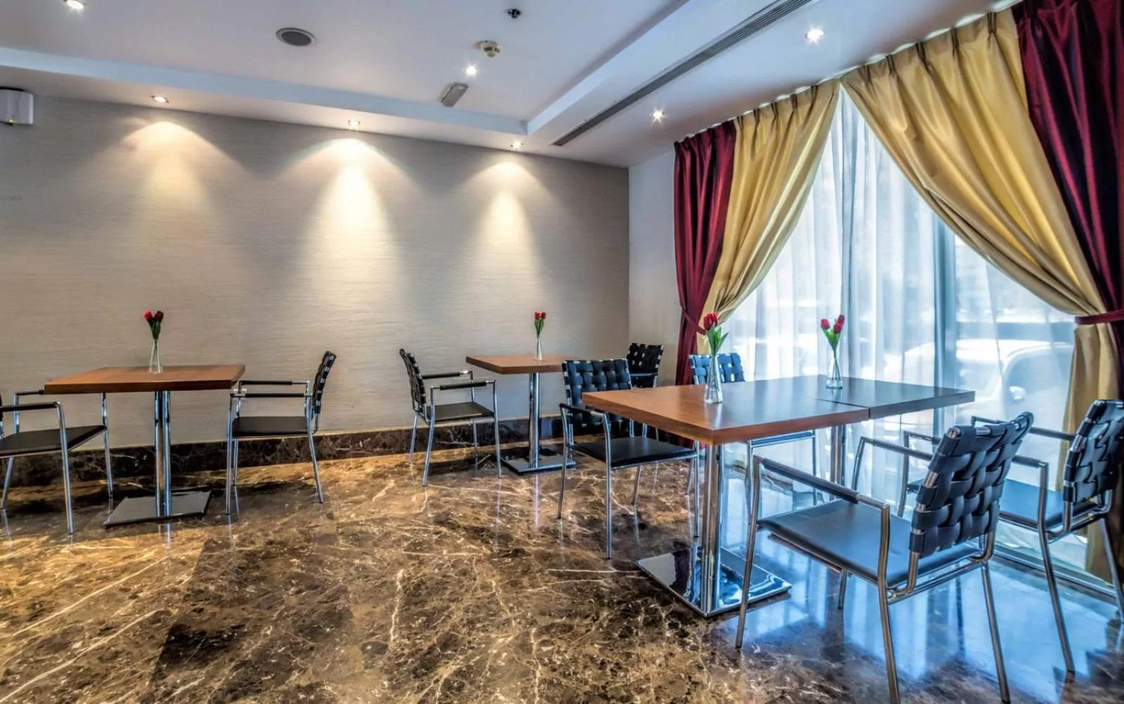 Restaurant/places to eat in Executive Suites Abu Dhabi