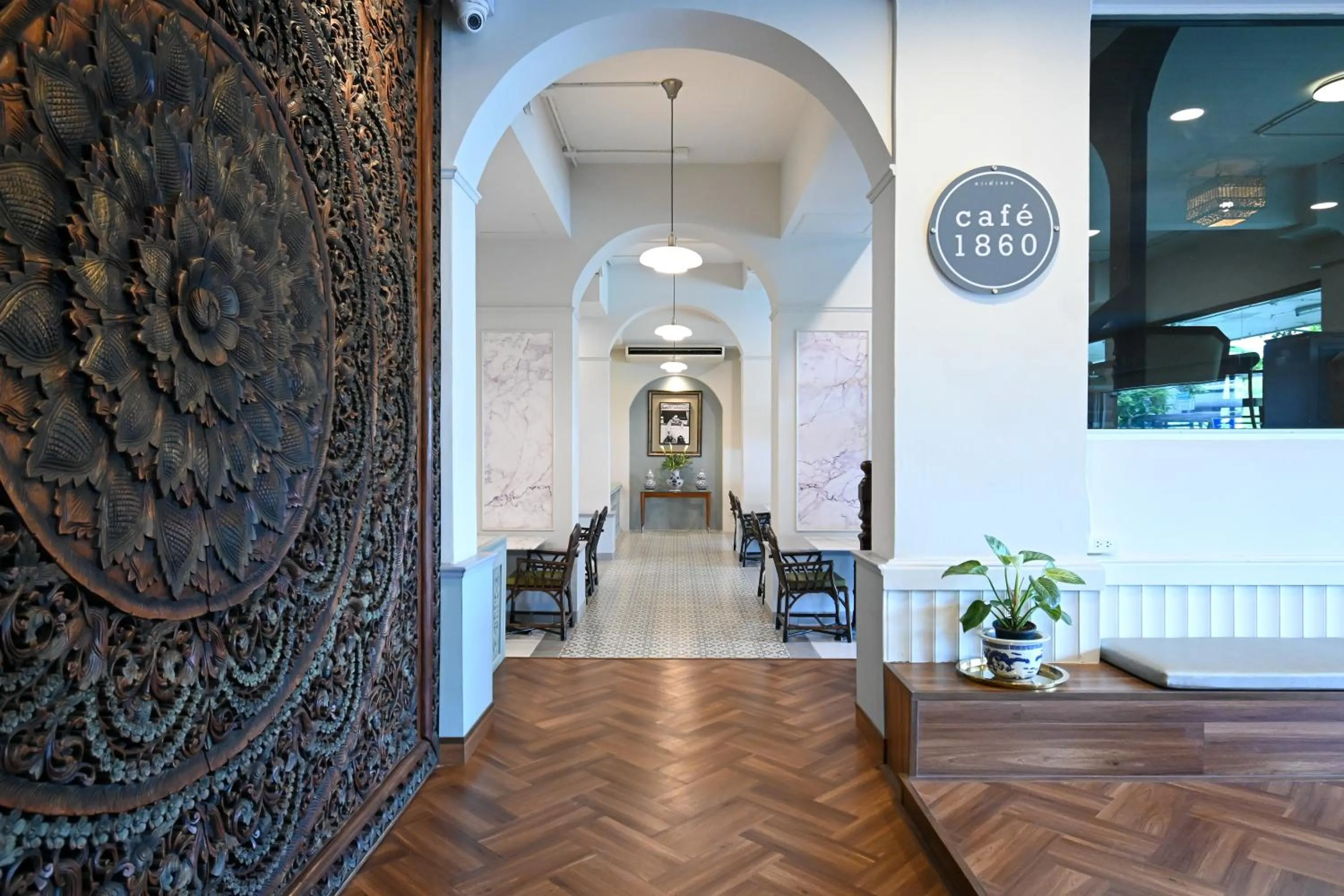 Restaurant/places to eat in The Krungkasem Srikrung Hotel