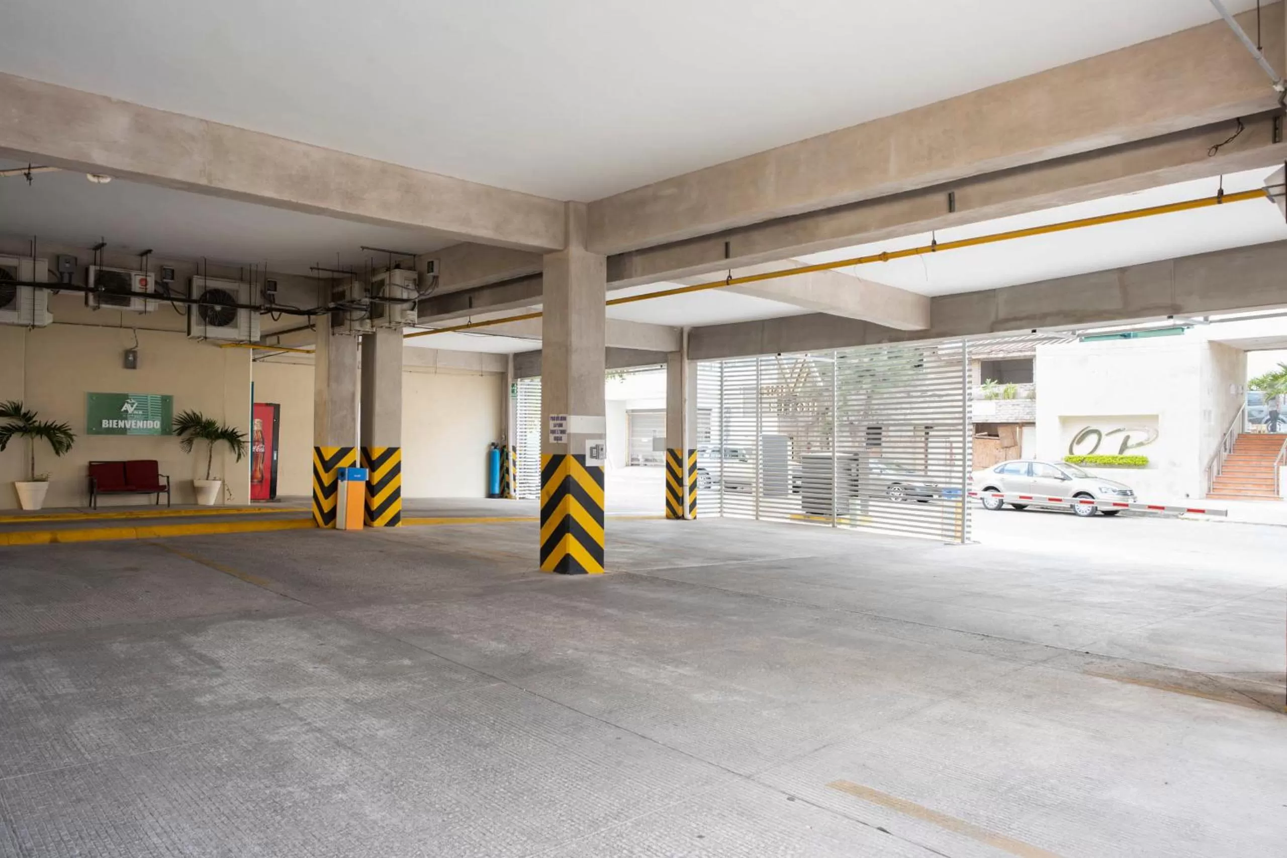 Area and facilities in Hotel Ave Inn